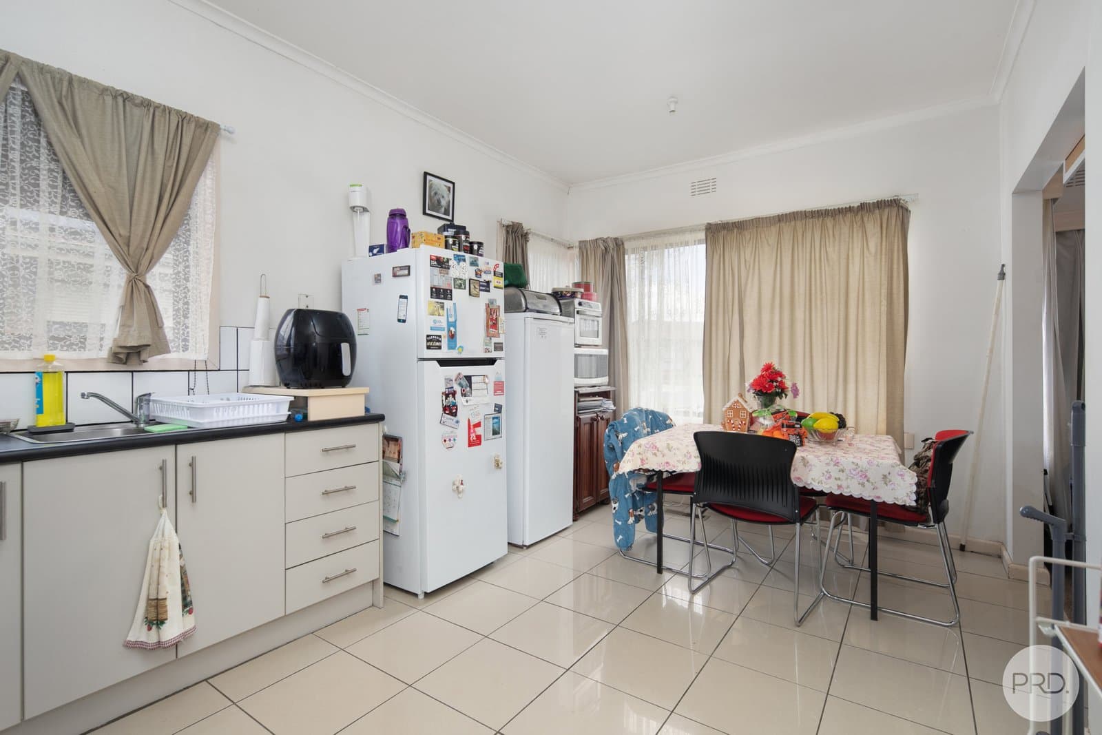 16 Halbert Street, WENDOUREE VIC 3355, Wendouree - Thumbnail 4