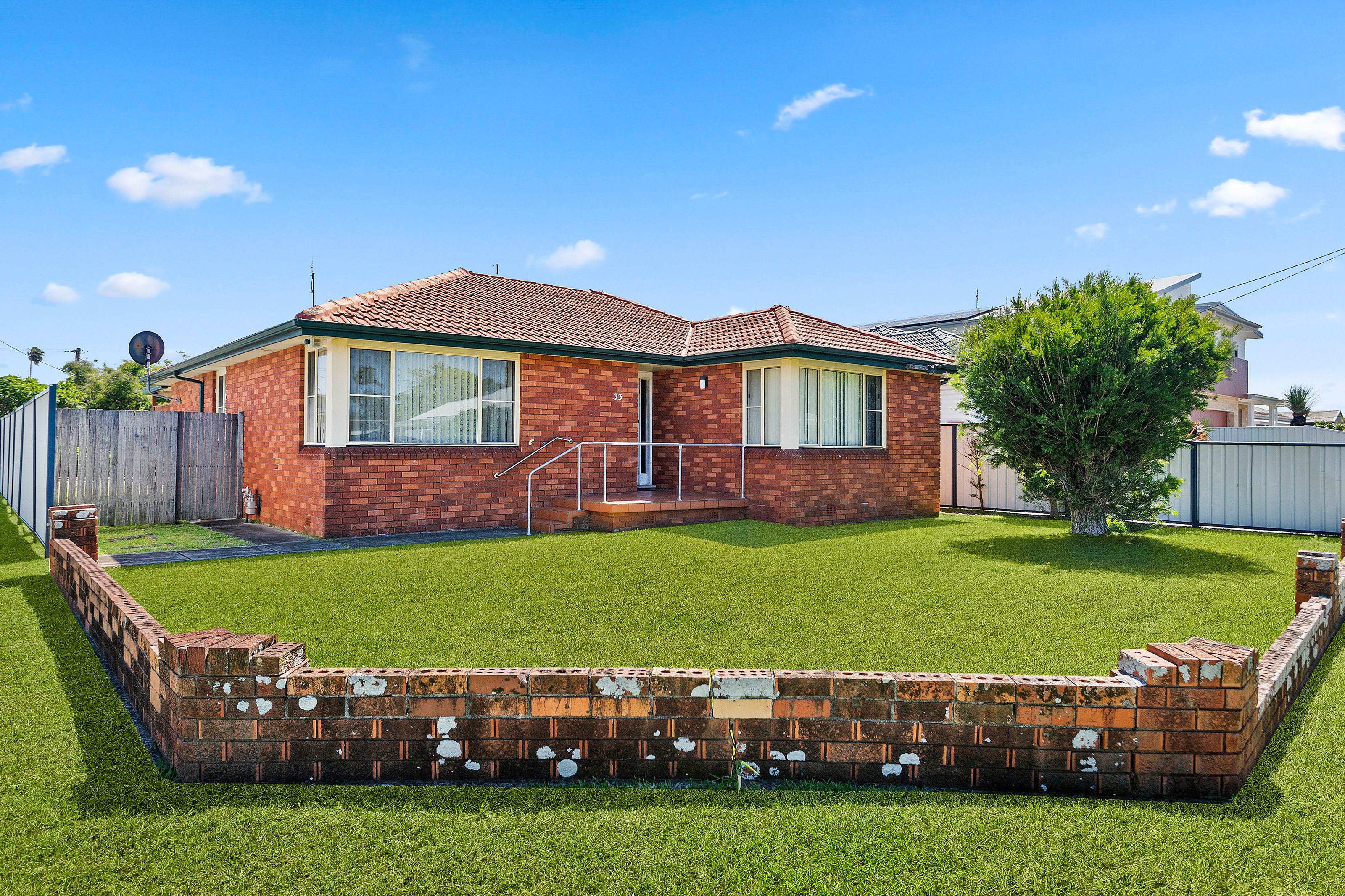 33 Woodford Avenue , Warilla NSW 2528, Warilla - Thumbnail 2