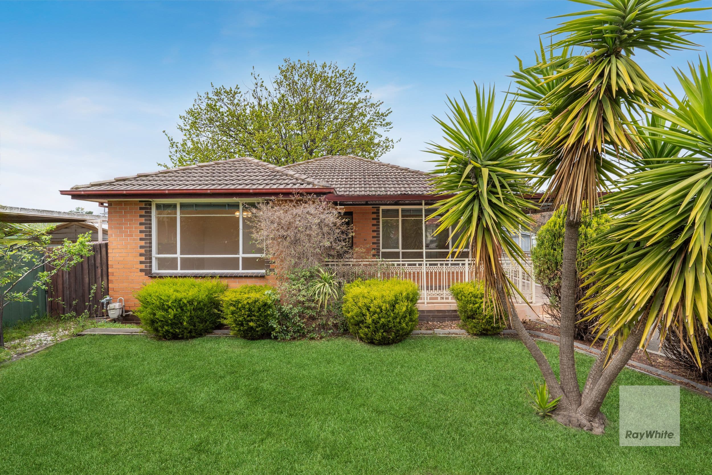2 Glyndon Avenue, St Albans - Image 1