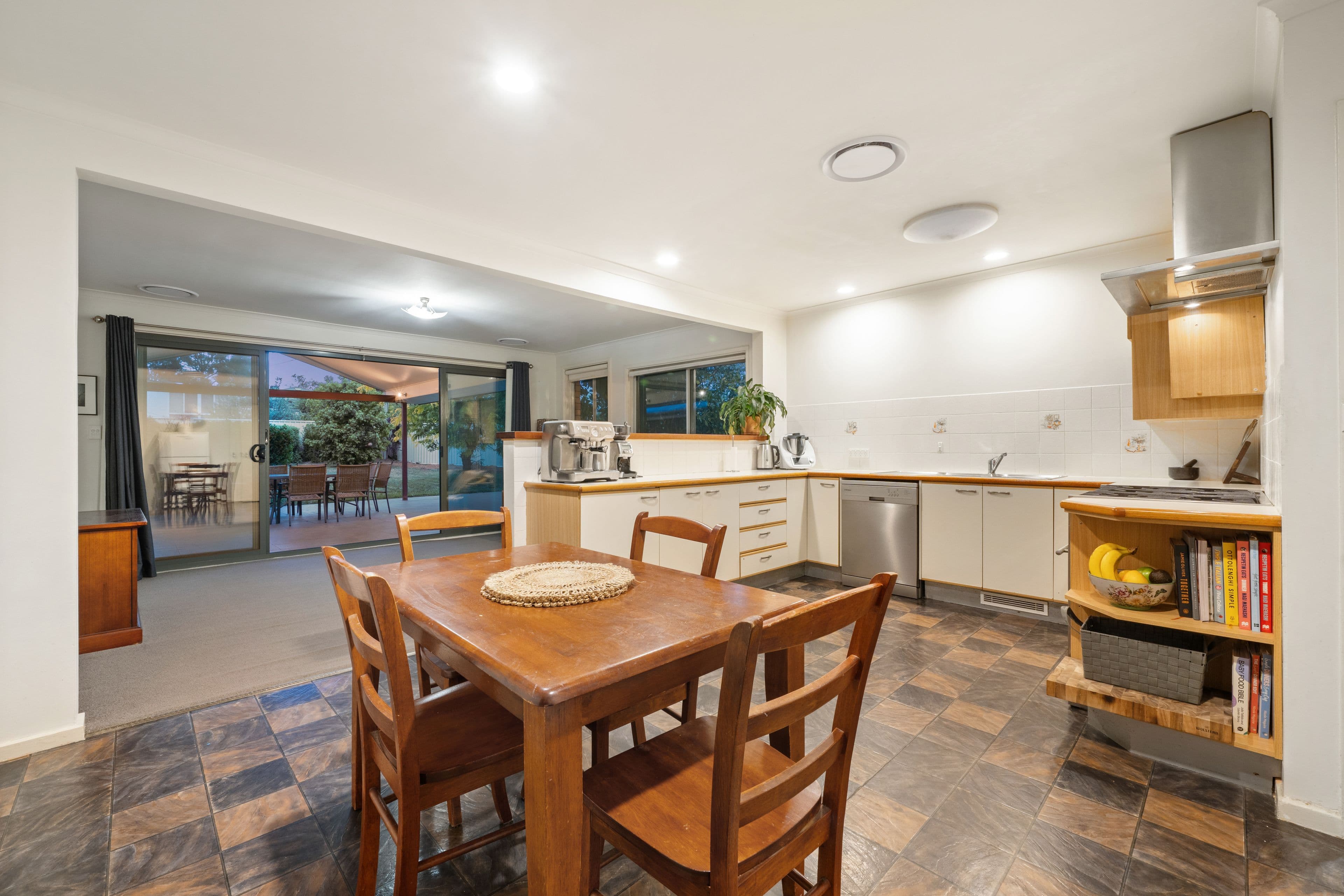 8 Morton Street , Weetangera ACT 2614, Weetangera - Thumbnail 7