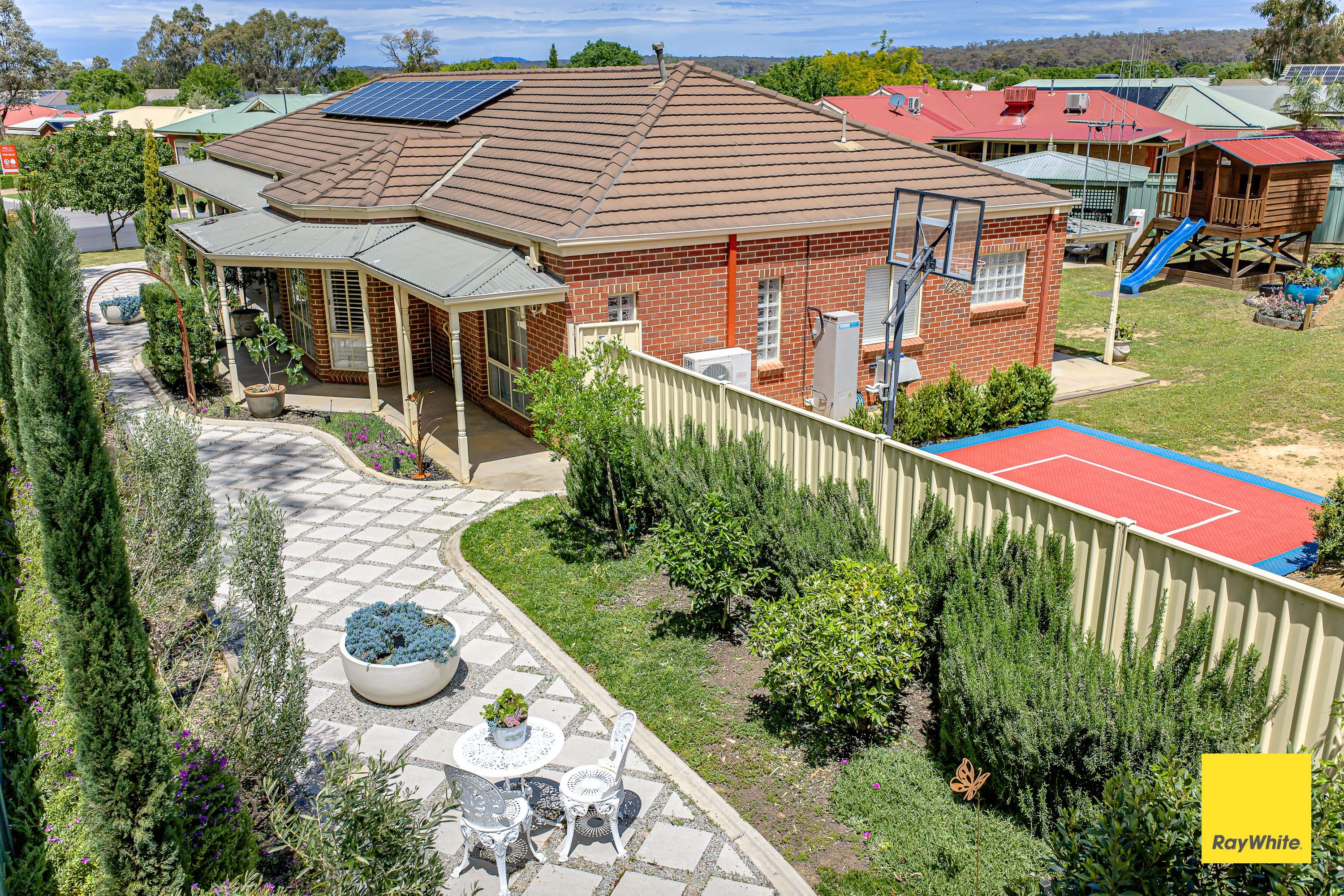 10 Saxby Drive , Strathfieldsaye VIC 3551, Strathfieldsaye - Thumbnail 2