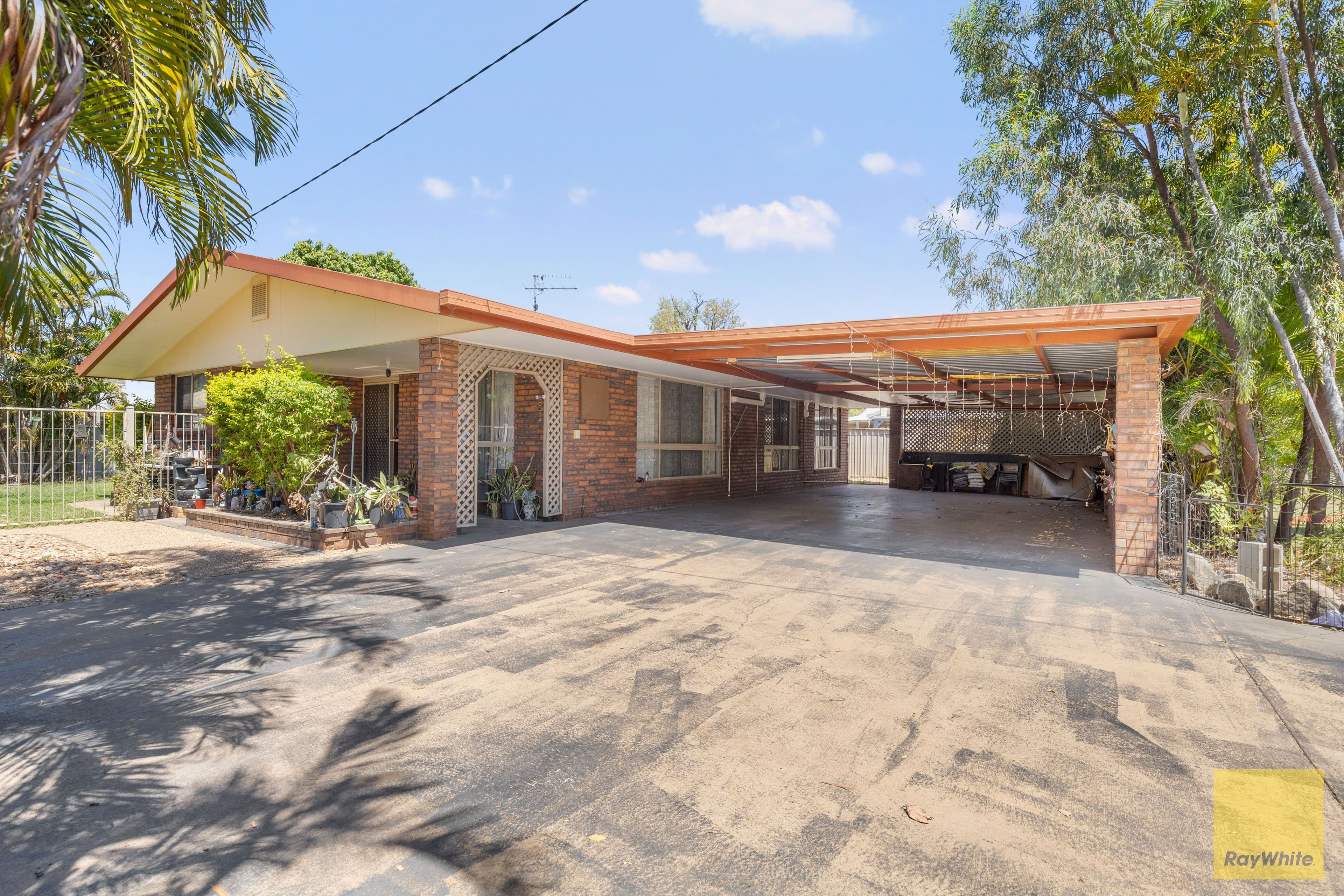 11 Eubar Place , Emerald QLD 4720, Emerald - Image 1