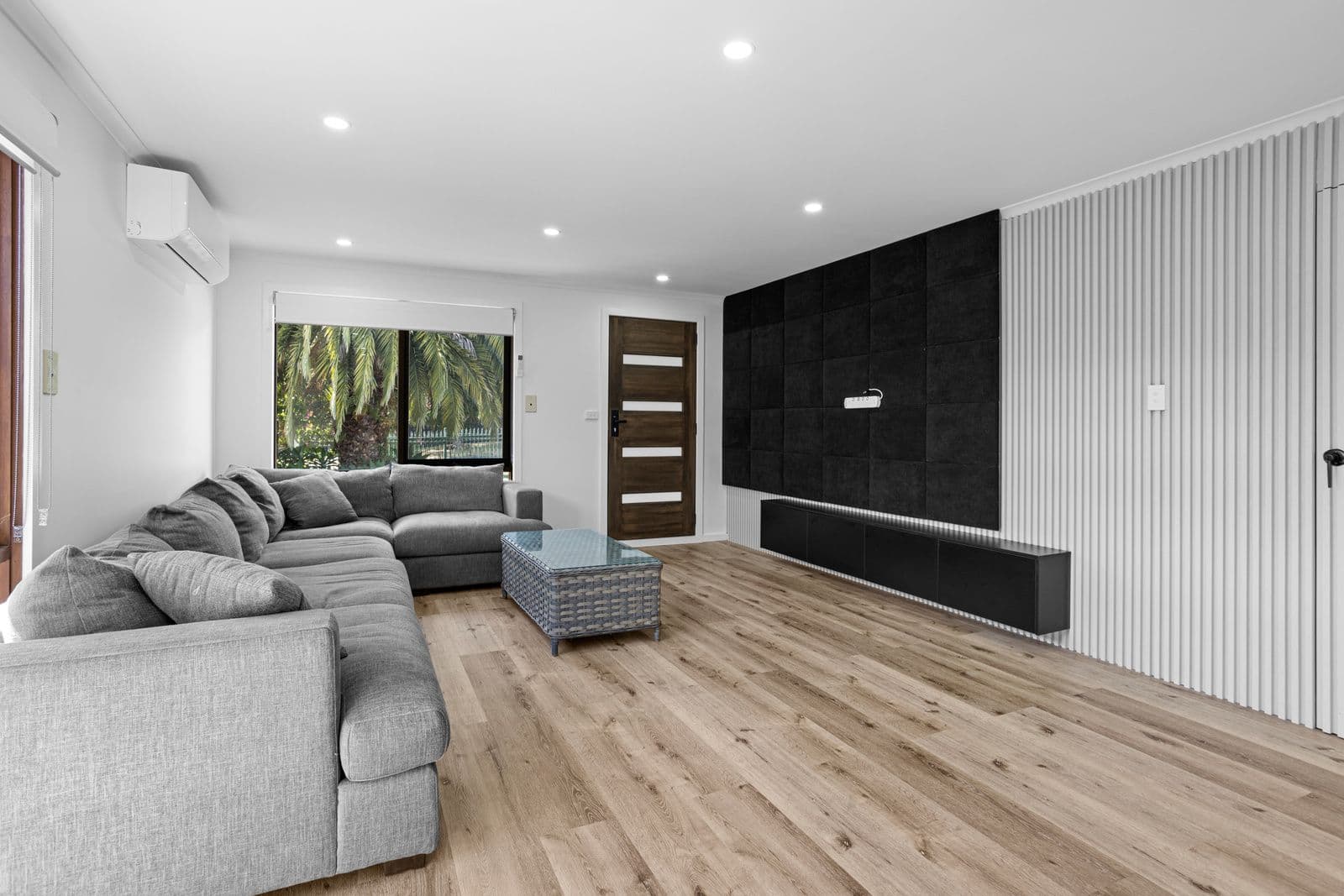 172 Ninth Avenue South, Rosebud - Thumbnail 2
