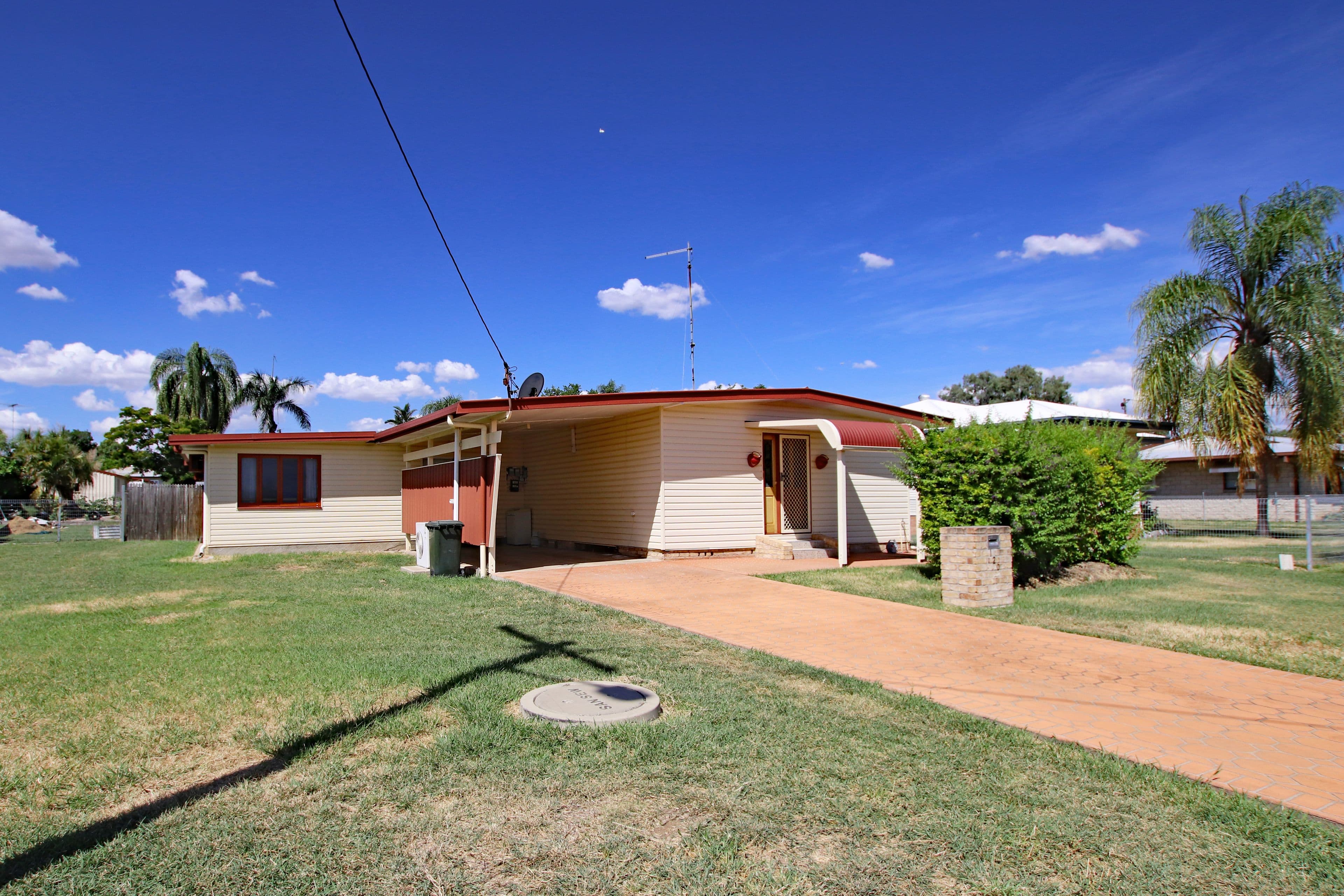 120 Grevillea Street , Biloela QLD 4715, Biloela - Image 1