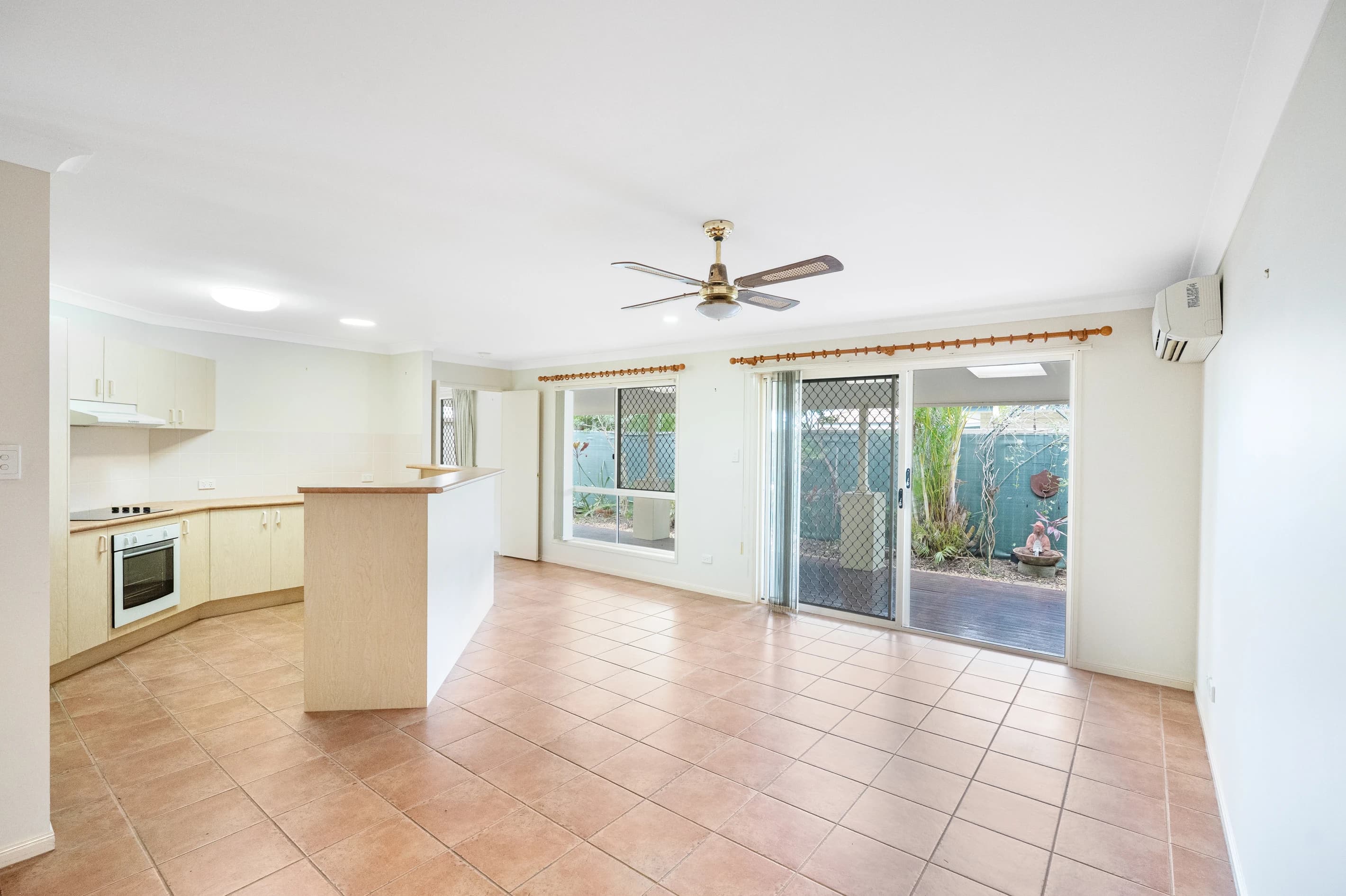 192 Endeavour Drive , Banksia Beach QLD 4507, Banksia Beach - Thumbnail 2