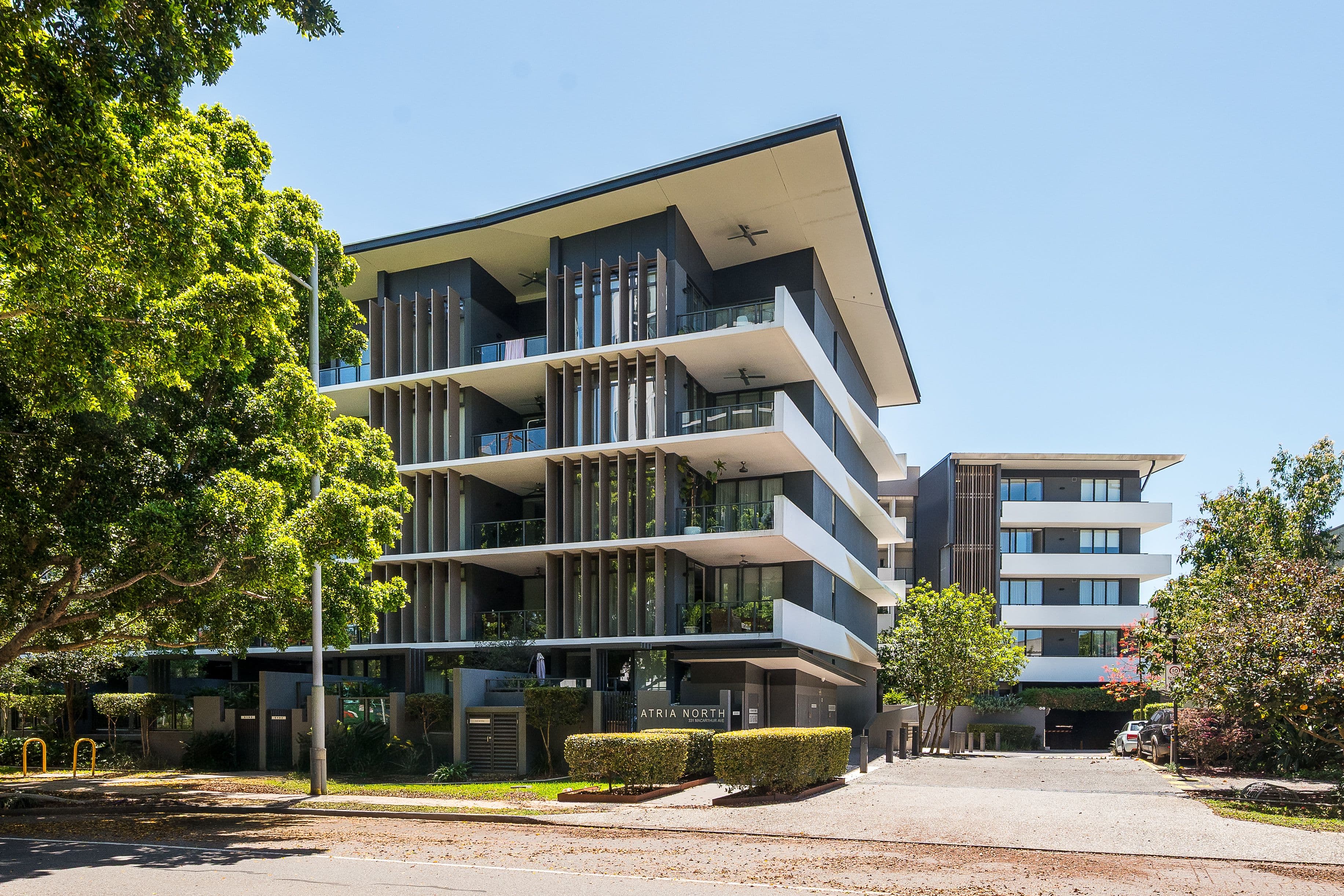 331 MacArthur Avenue, Hamilton - Thumbnail 2