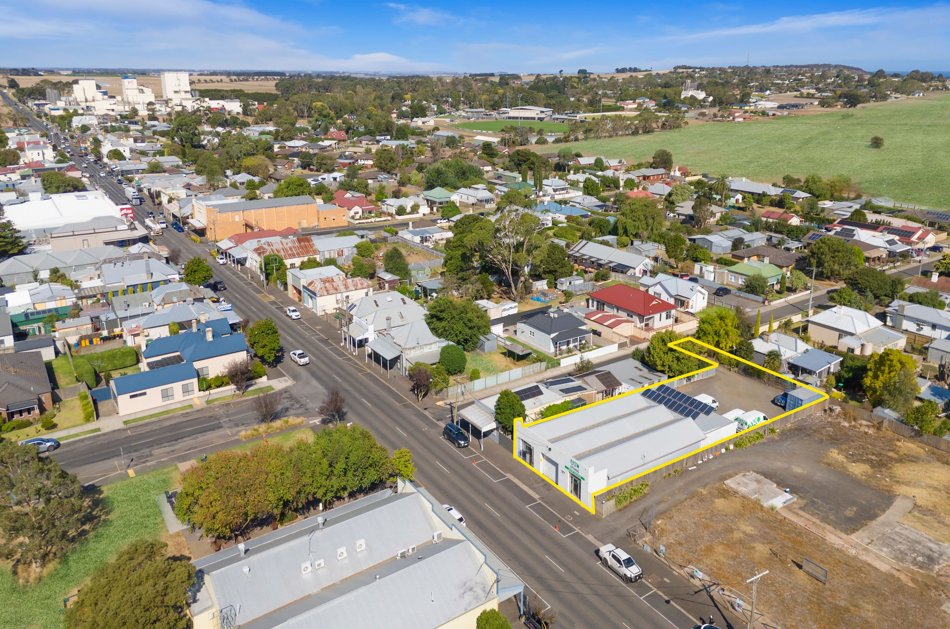 177 Commercial Road , Koroit VIC 3282, Koroit - Thumbnail 2