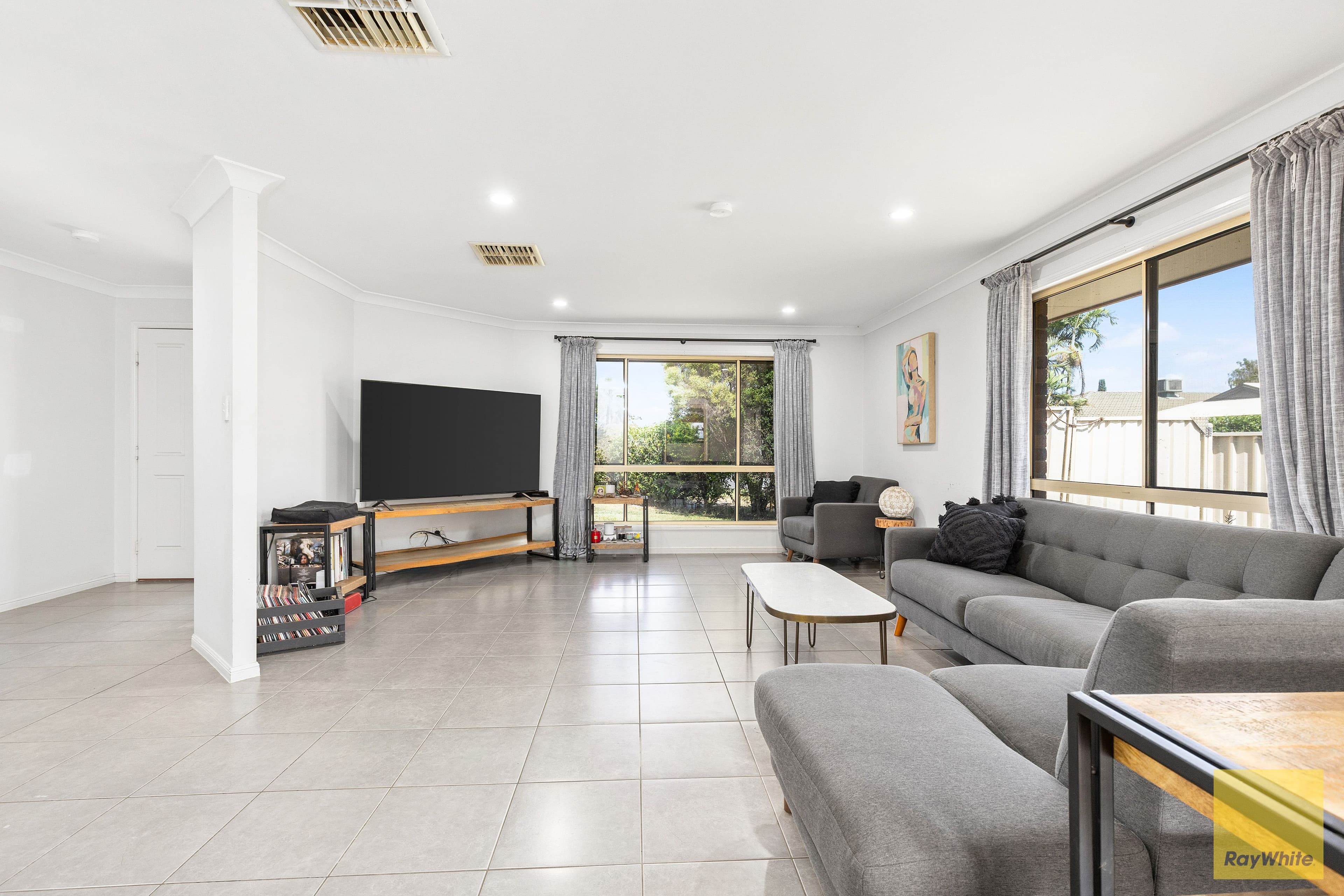 9 Tineele Place , Emerald QLD 4720, Emerald - Thumbnail 3
