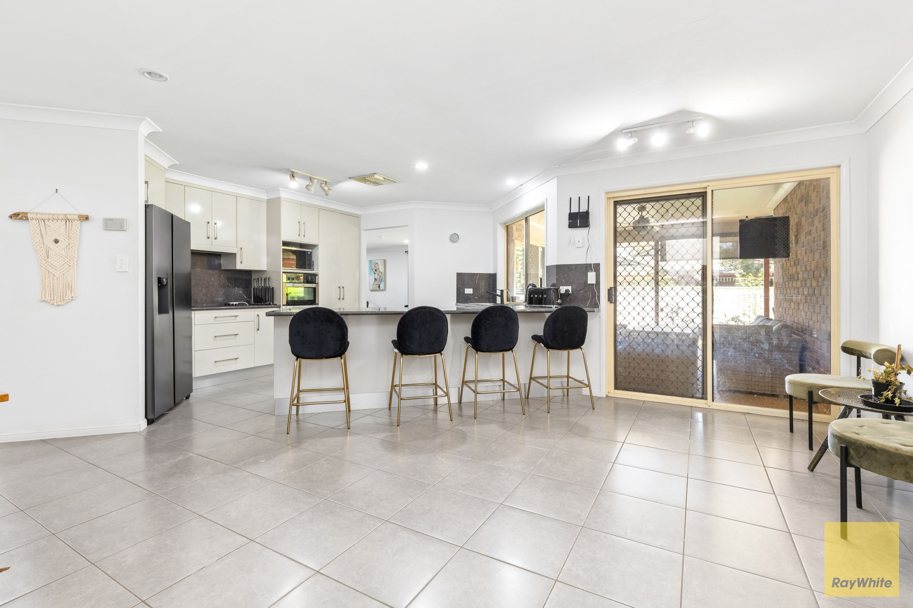 9 Tineele Place , Emerald QLD 4720, Emerald - Thumbnail 8
