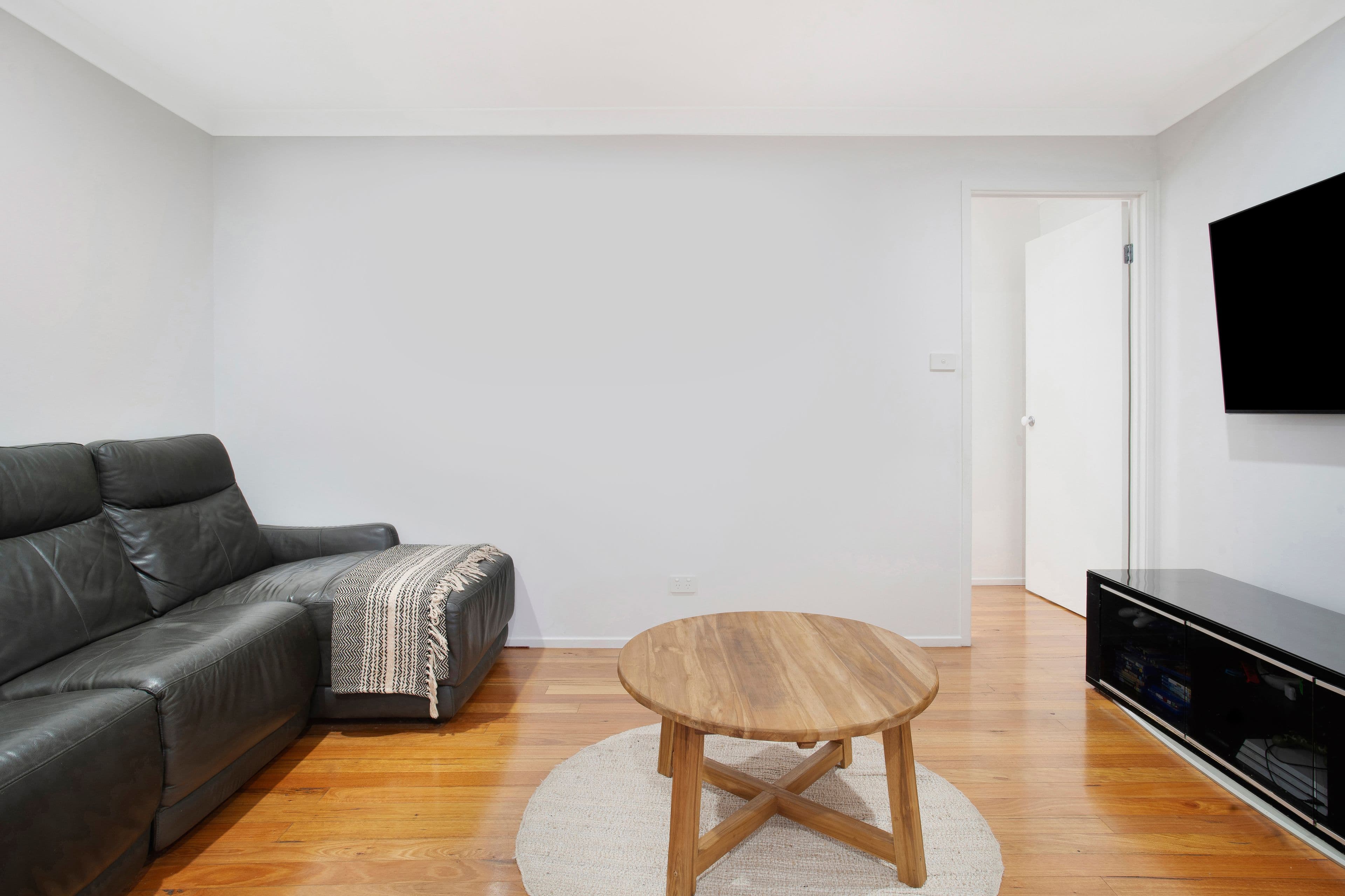 3 Myrtle Street, Coniston - Thumbnail 6