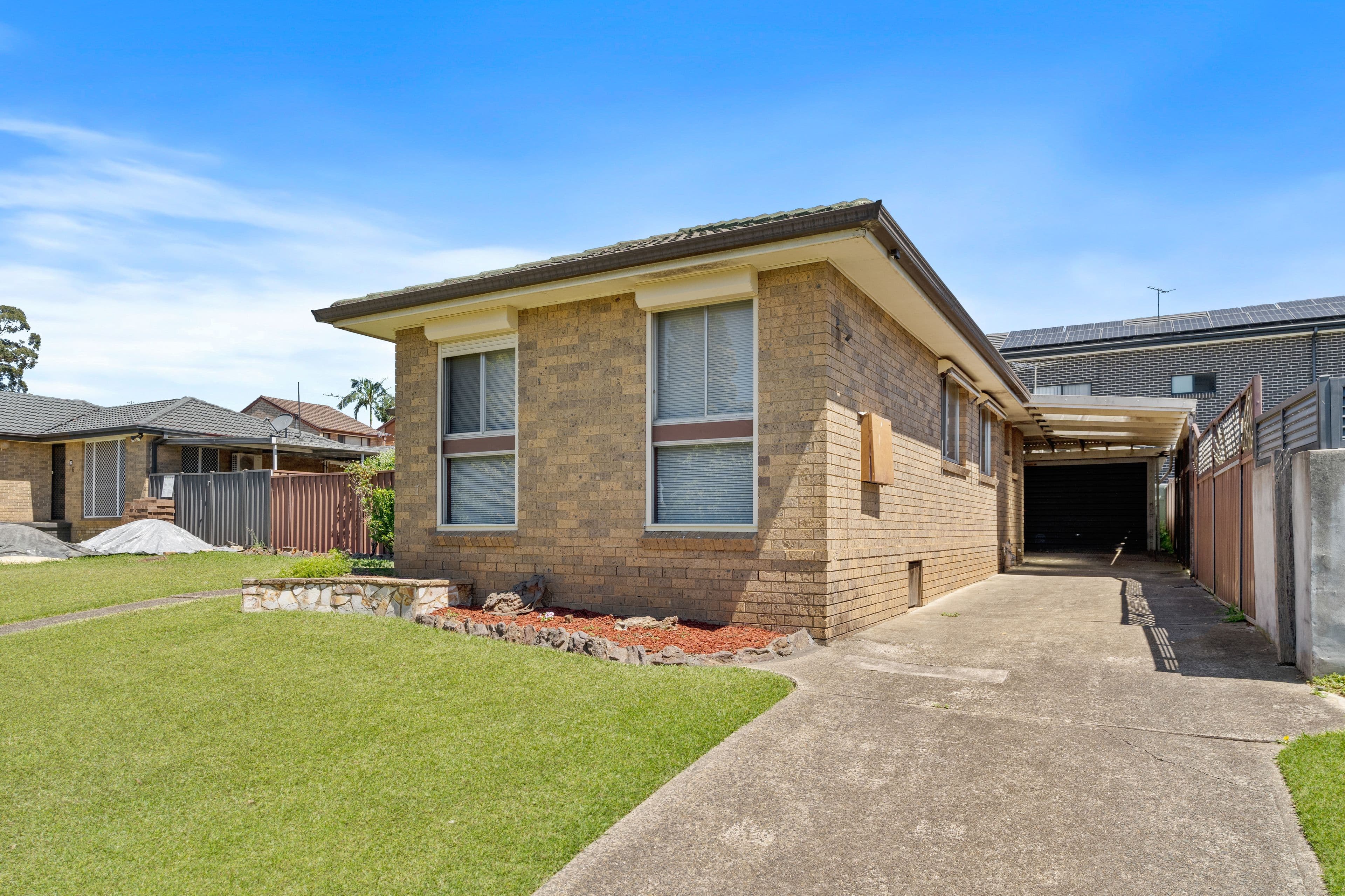 4 Mentha Place , Macquarie Fields NSW 2564, Macquarie Fields - Thumbnail 2