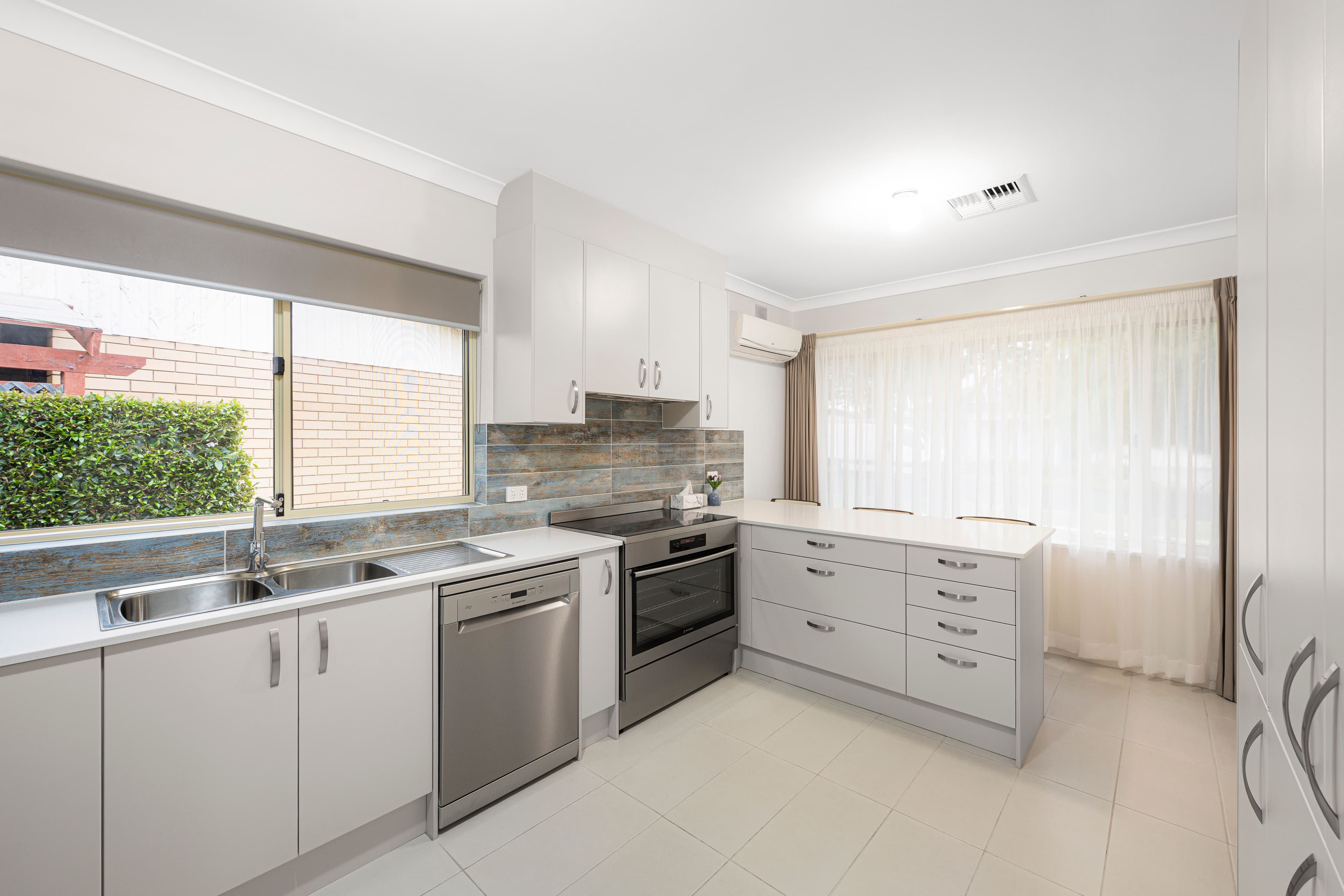 17 Arabian Avenue , West Beach SA 5024, West Beach - Thumbnail 5