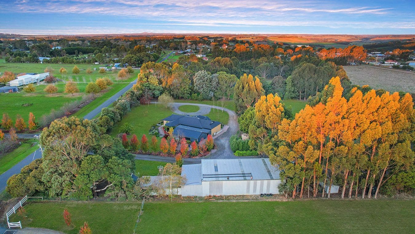 53 Roberts Road , Cobden VIC 3266, Cobden - Thumbnail 3