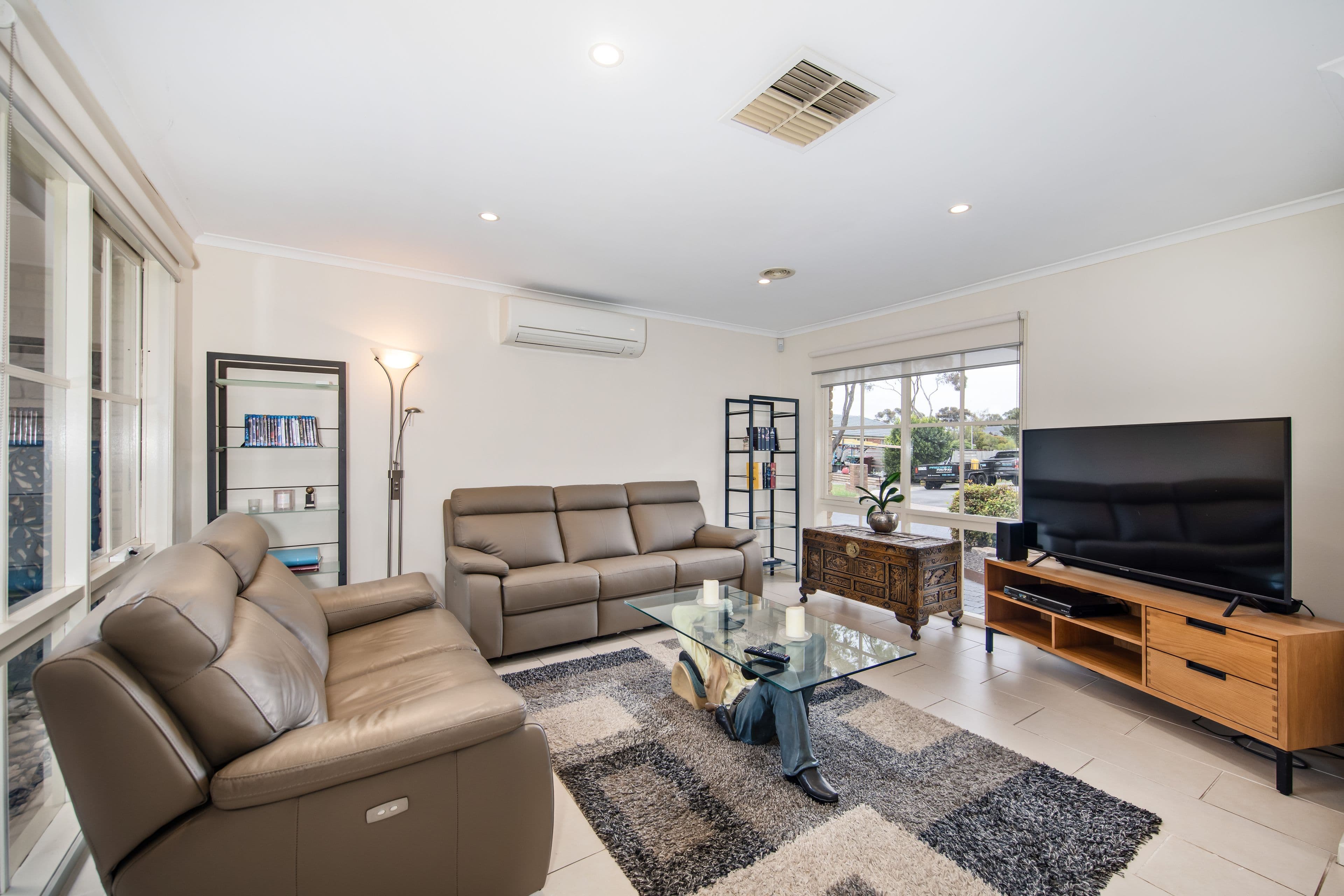 3 Troon Court , Sunbury VIC 3429, Sunbury - Thumbnail 2