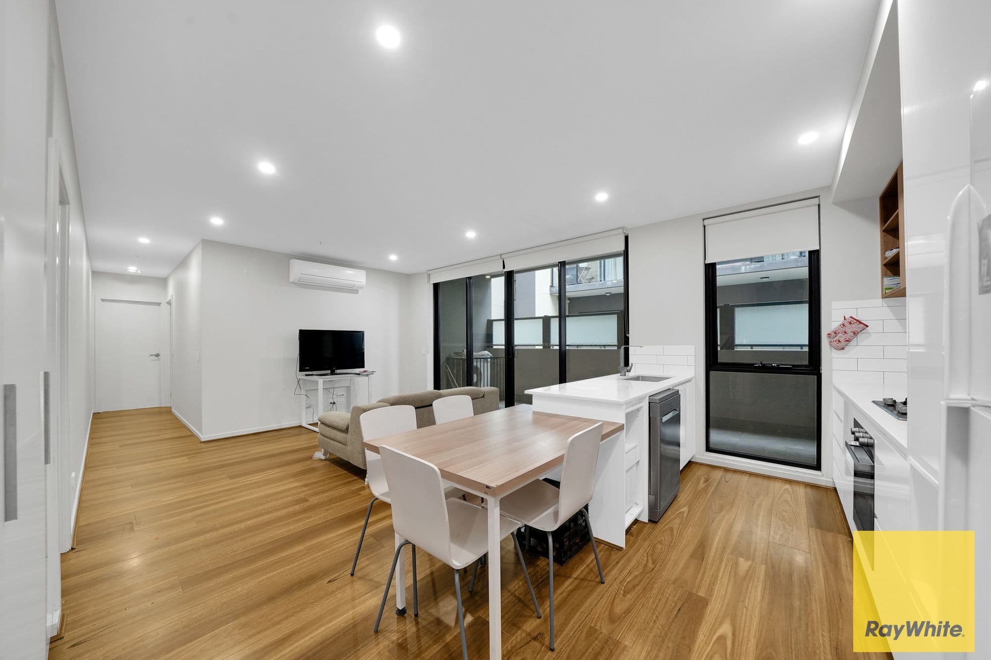 9 Commercial Road , Caroline Springs VIC 3023, Caroline Springs - Thumbnail 2