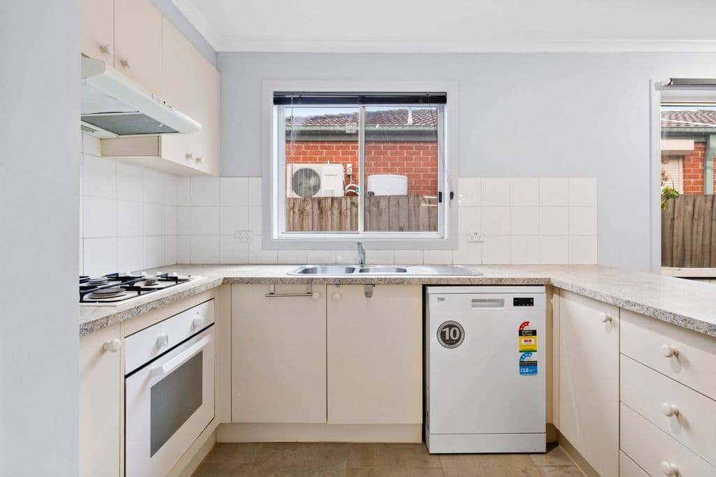 24 Greenmantle Close , Cranbourne West VIC 3977, Cranbourne West - Thumbnail 4