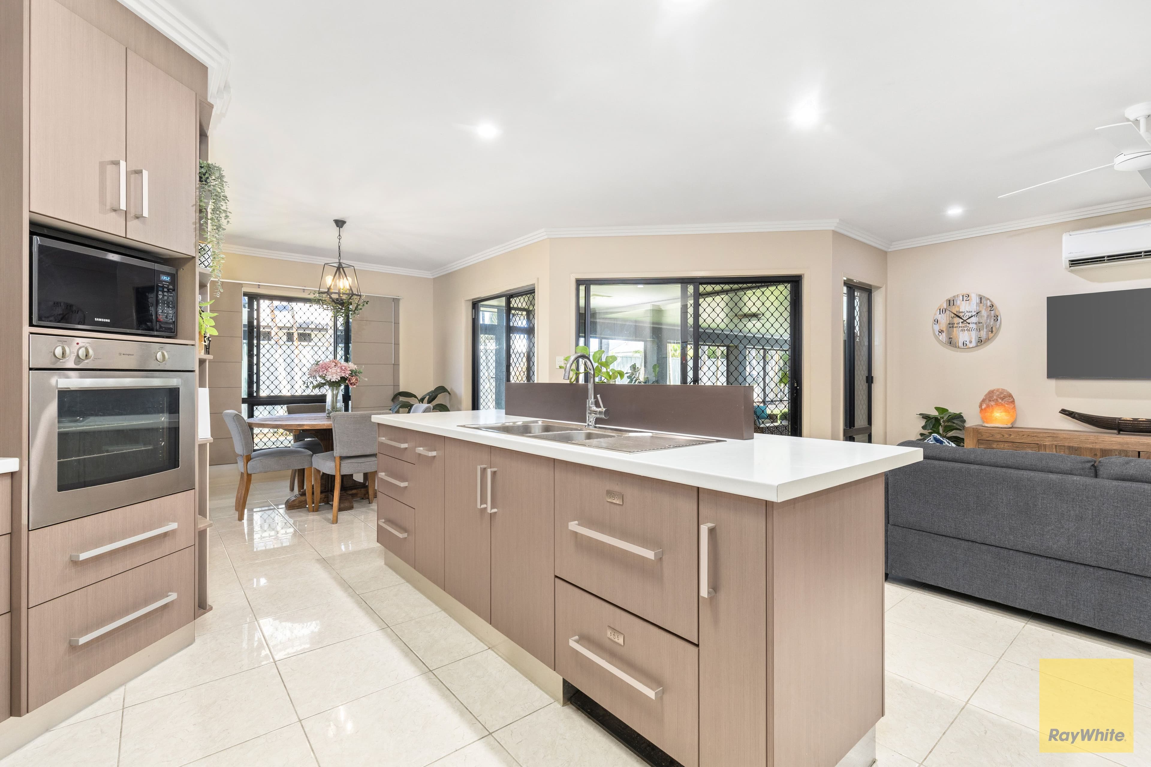 20 Saville Street , Emerald QLD 4720, Emerald - Thumbnail 8