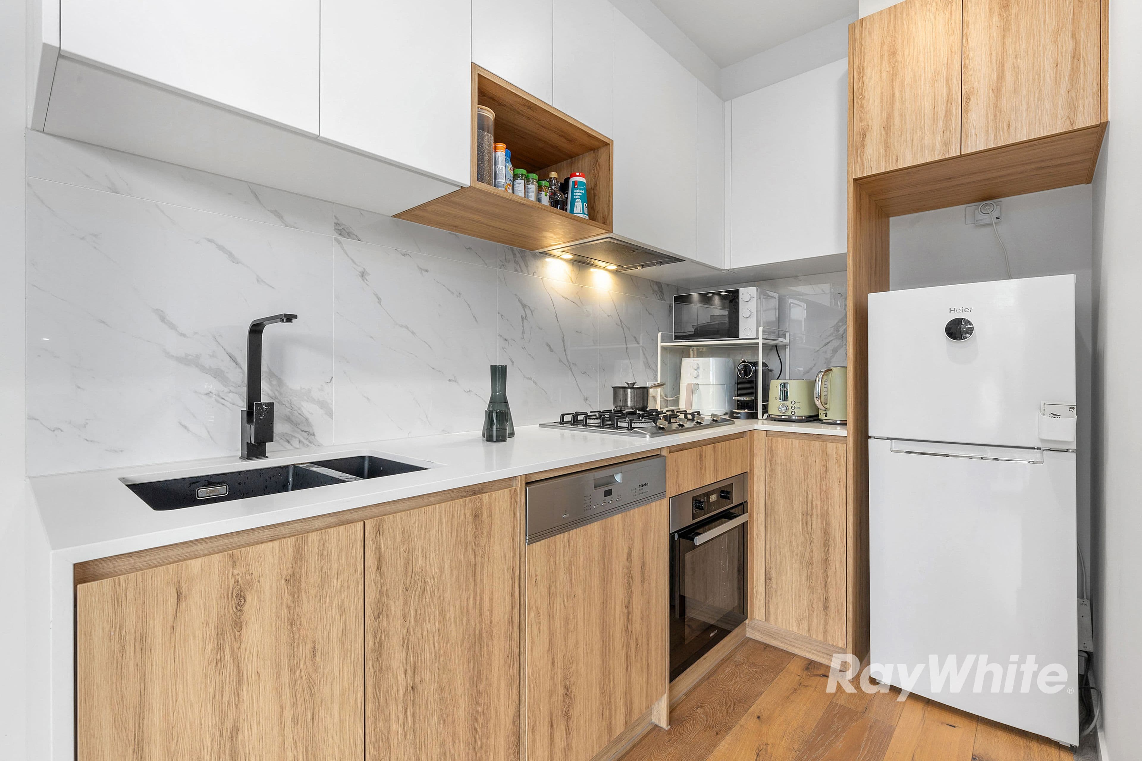 8 Elliott Avenue , Carnegie VIC 3163, Carnegie - Thumbnail 4