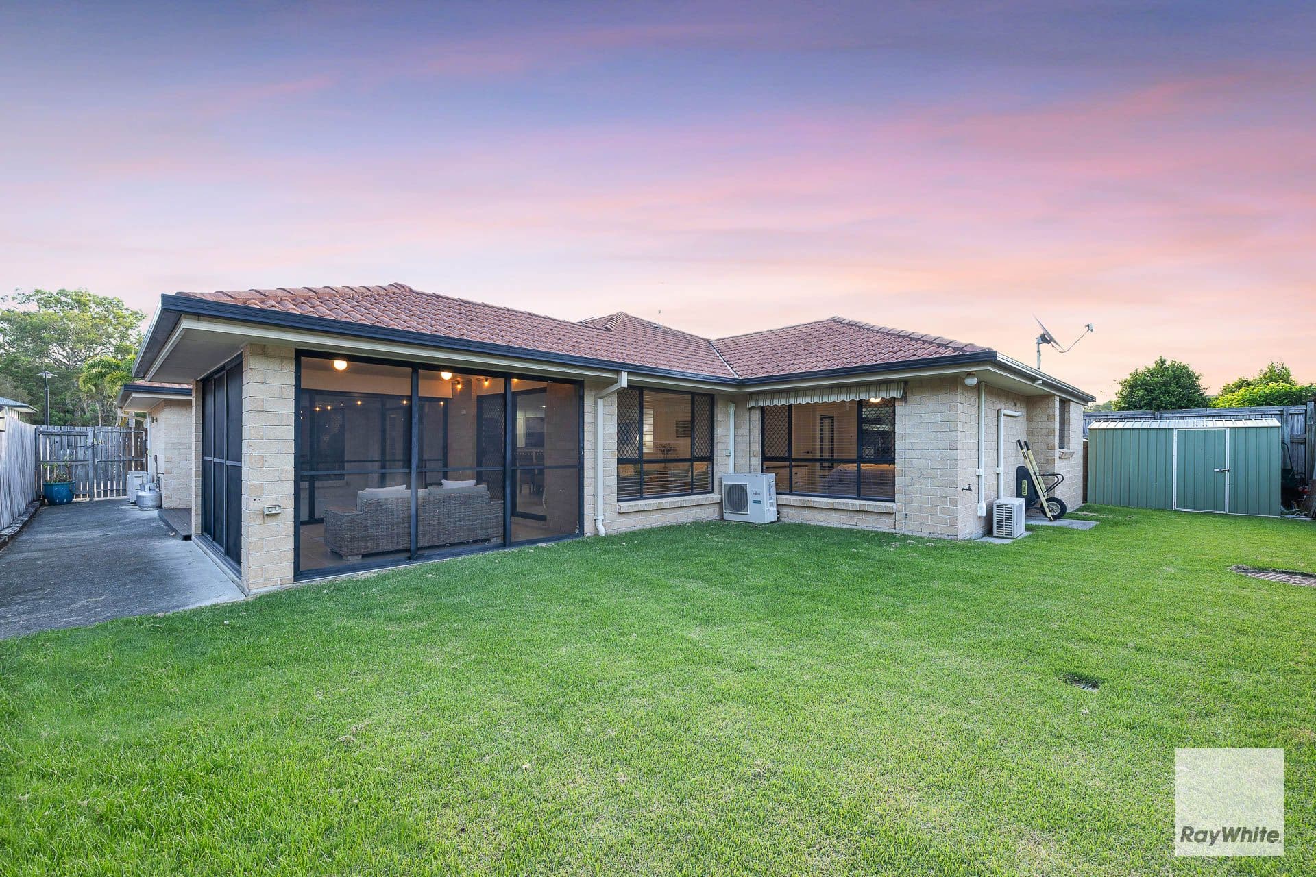 3 Turquoise Street, Redland Bay - Thumbnail 5
