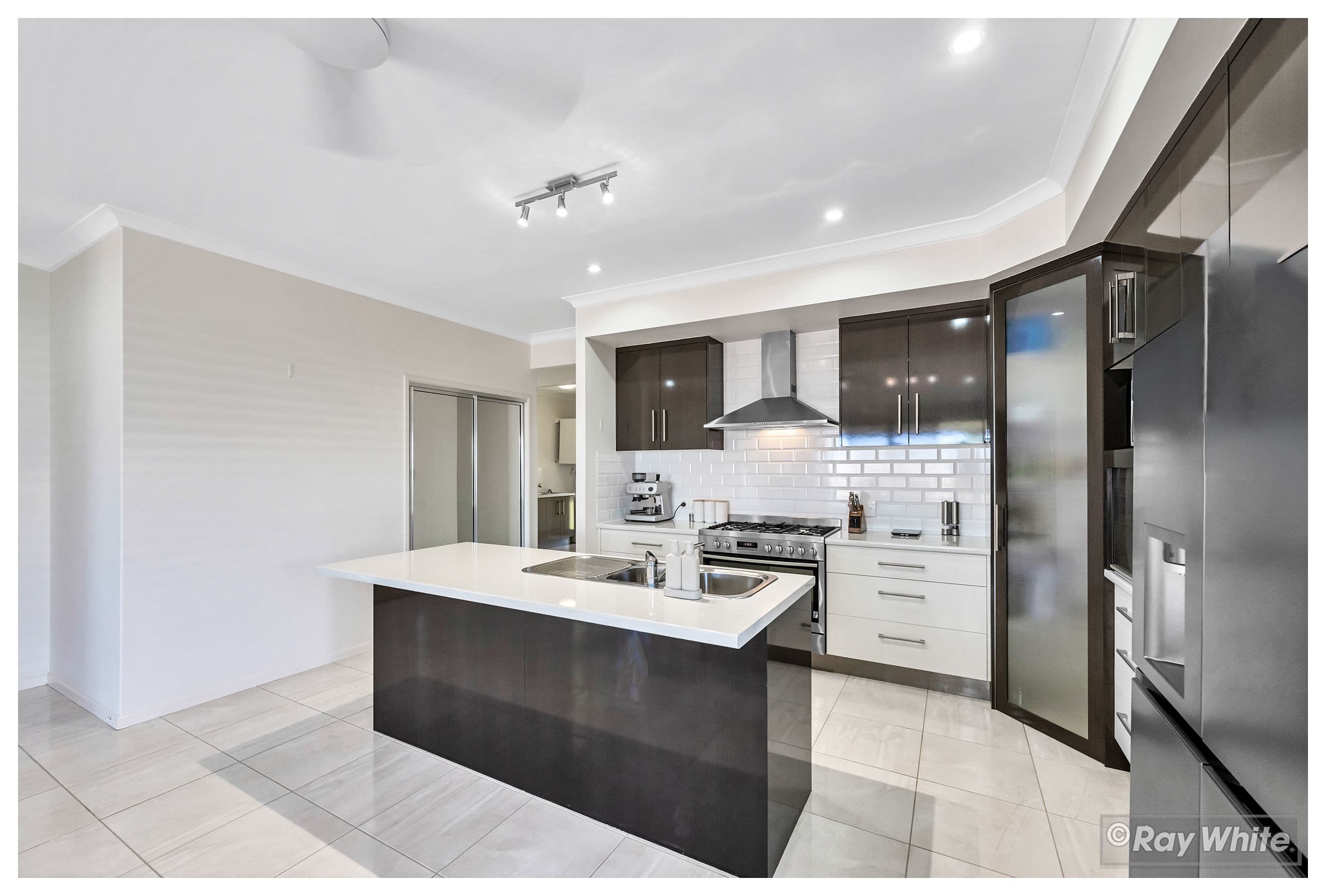 16 Zamia Court , Norman Gardens QLD 4701, Norman Gardens - Thumbnail 3