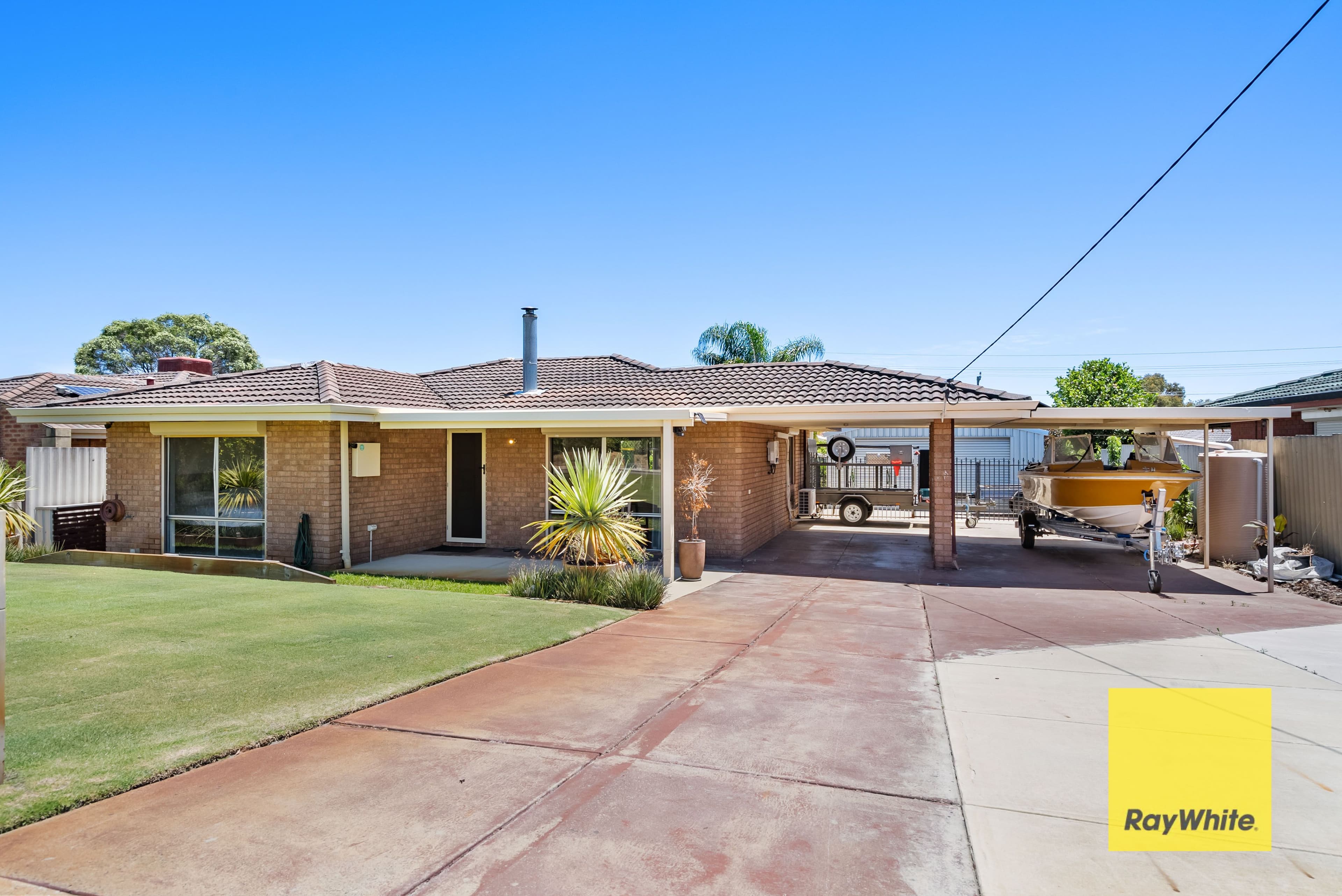 77 Murchison Way, Gosnells - Thumbnail 2