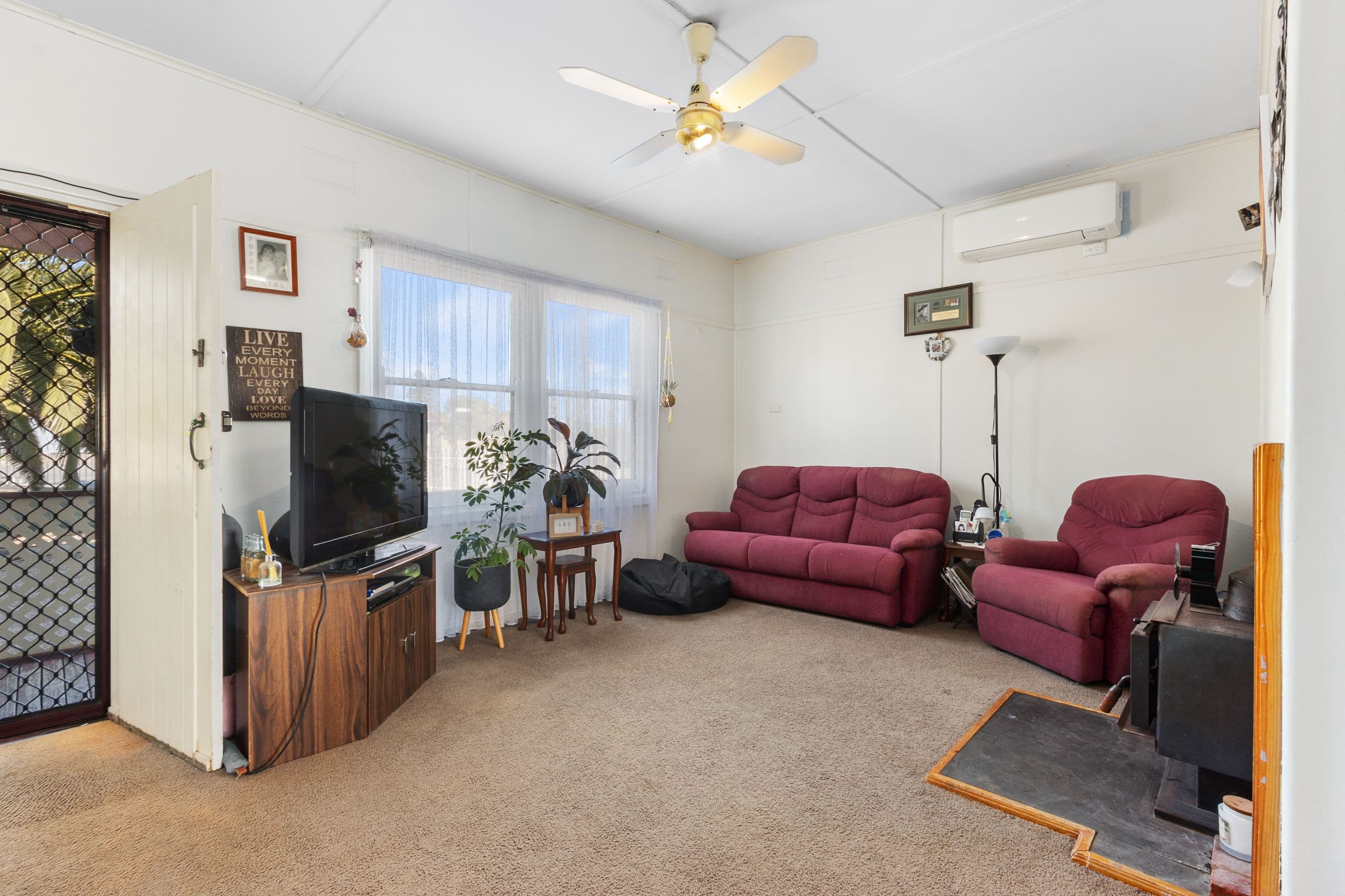 11 Anderson Terrace, Yorketown - Thumbnail 3