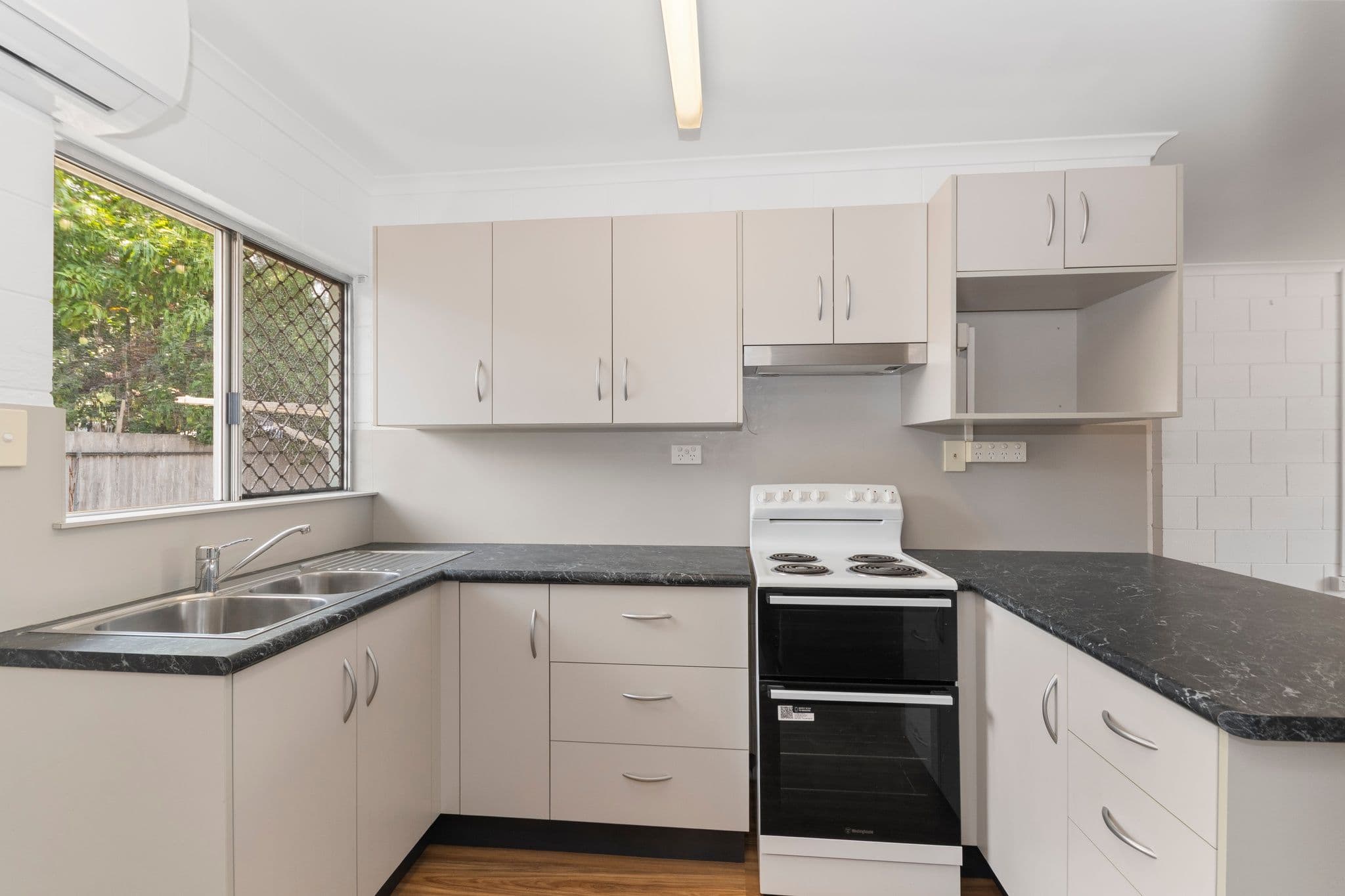 27 Sonia Street , Rasmussen QLD 4815, Rasmussen - Thumbnail 4