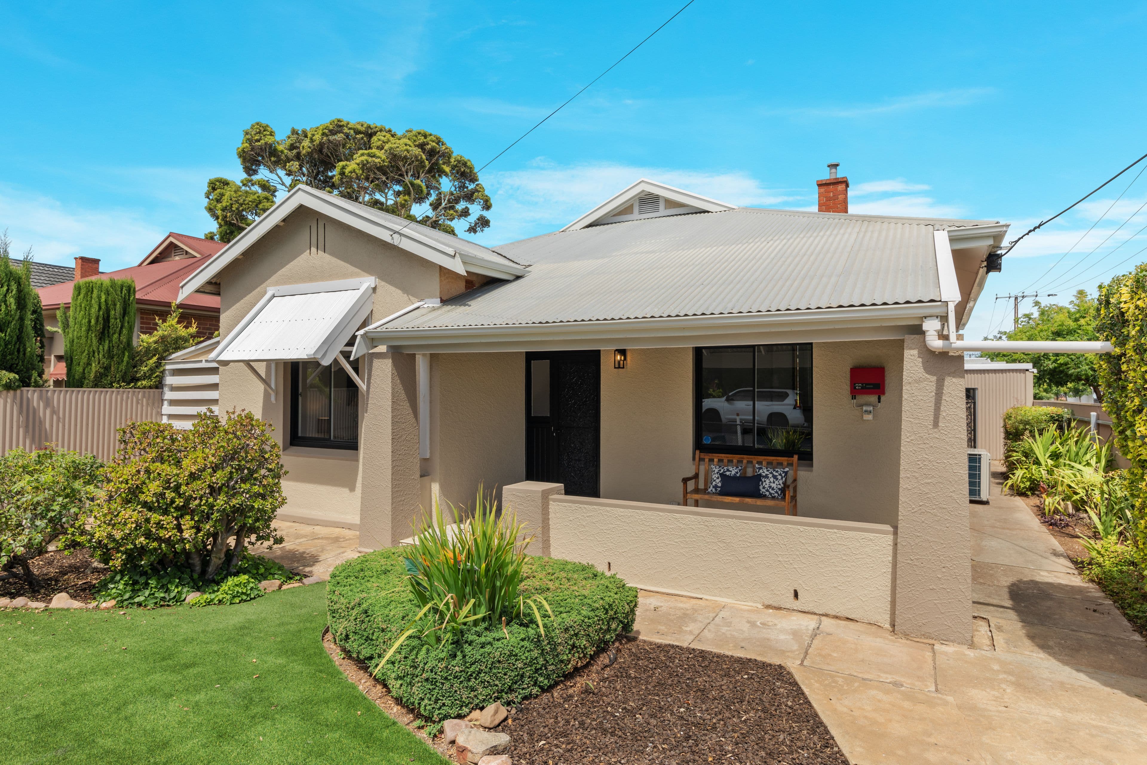 28 Second Avenue, Cheltenham - Thumbnail 2