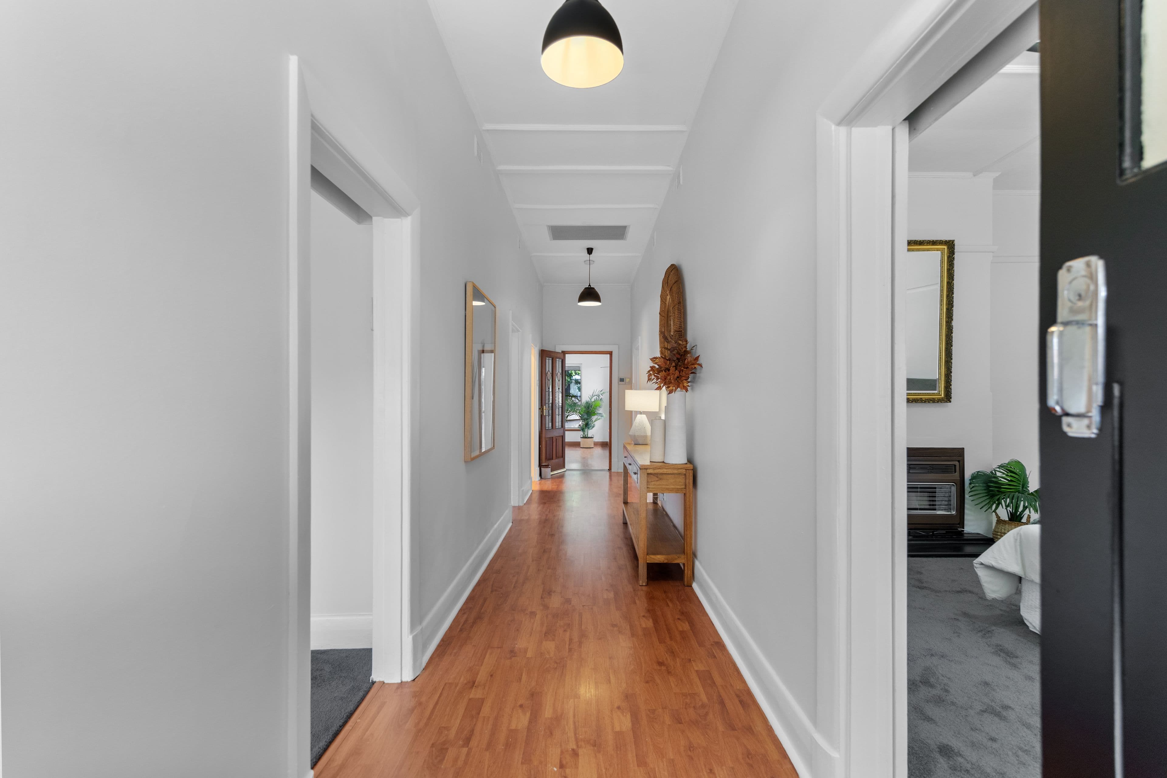 28 Second Avenue, Cheltenham - Thumbnail 3