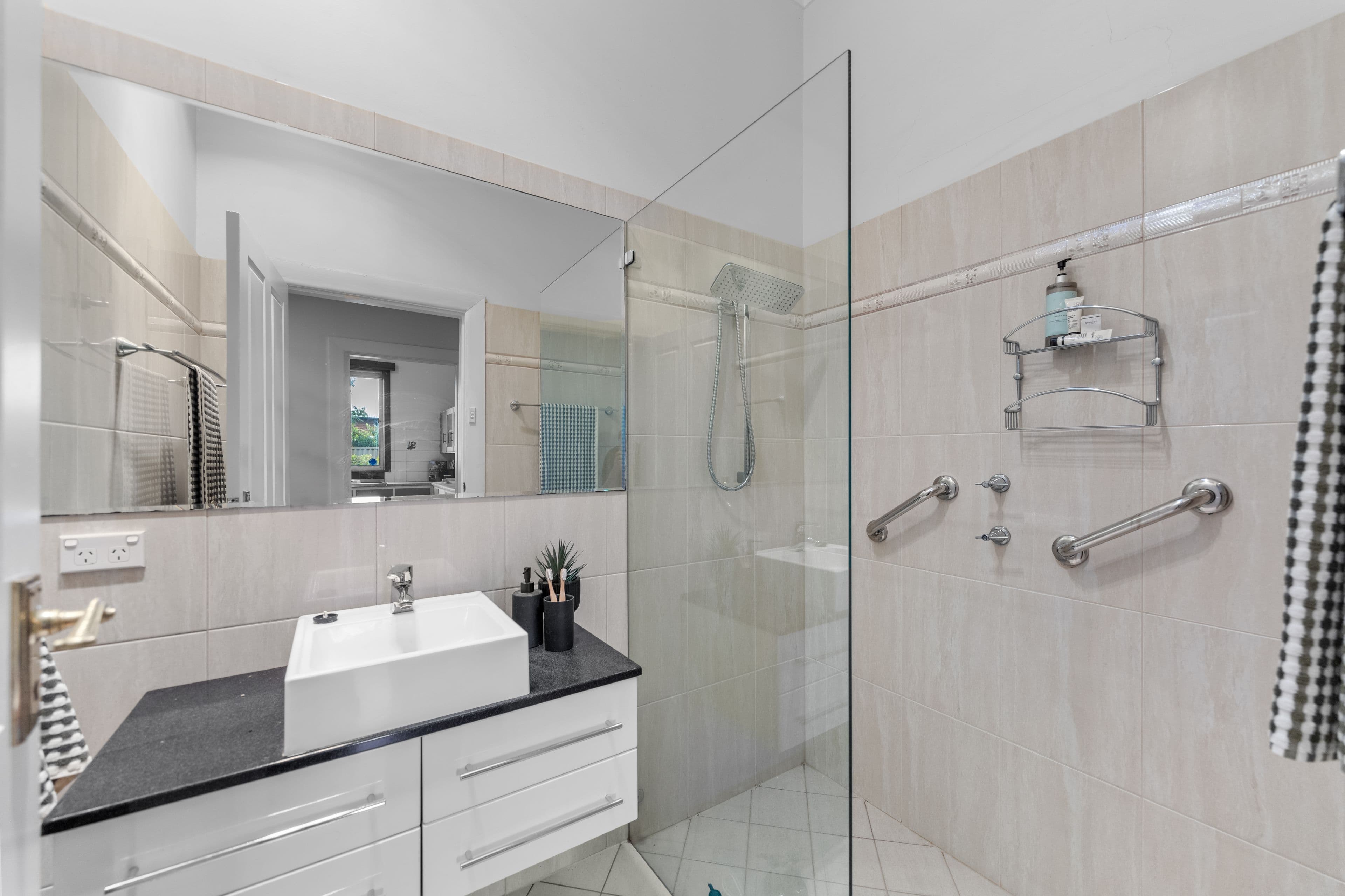 28 Second Avenue, Cheltenham - Thumbnail 7