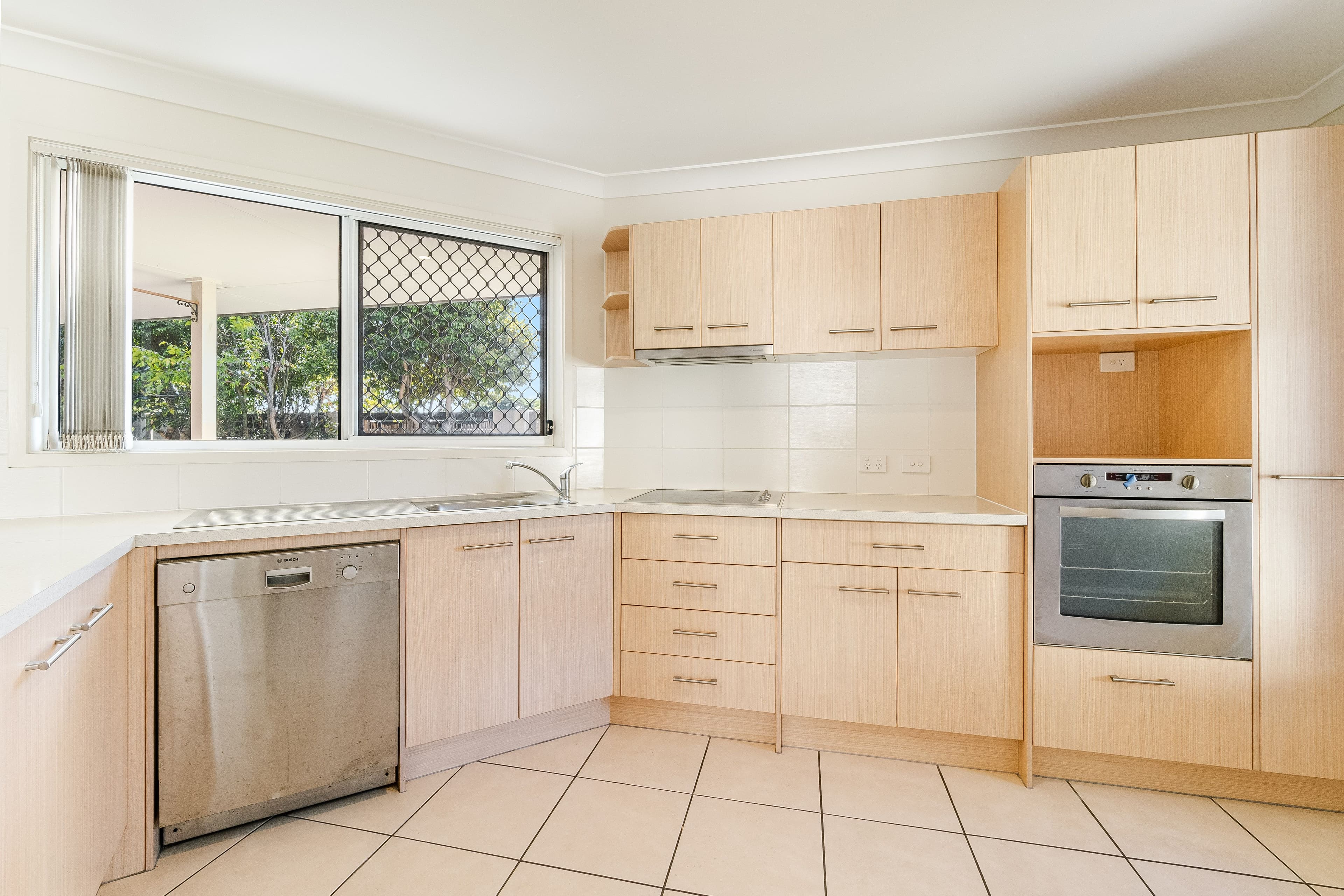 4 Somerset Place , Yamba NSW 2464, Yamba - Thumbnail 4