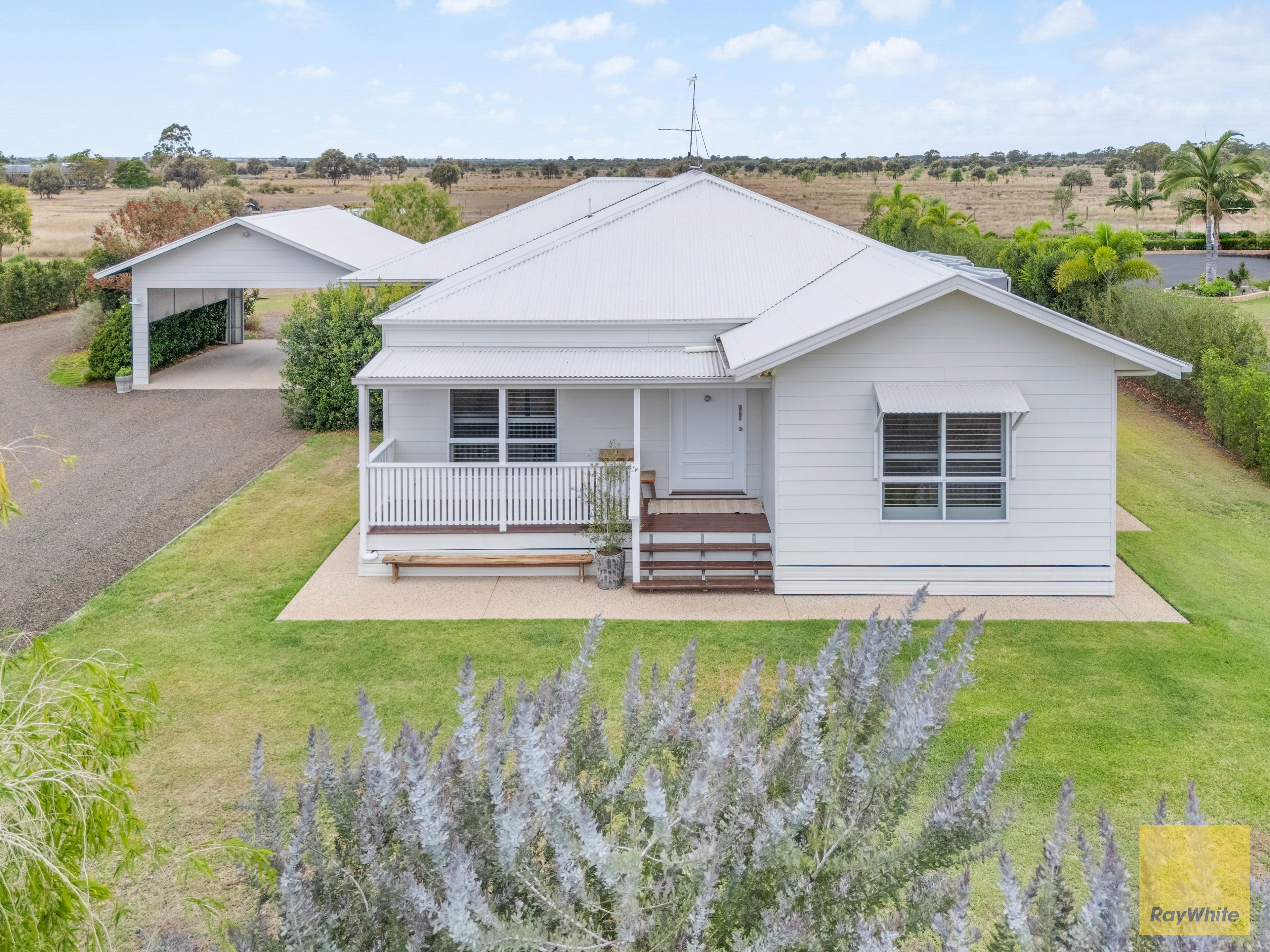 7 Bottle Tree Road , Emerald QLD 4720, Emerald - Thumbnail 2