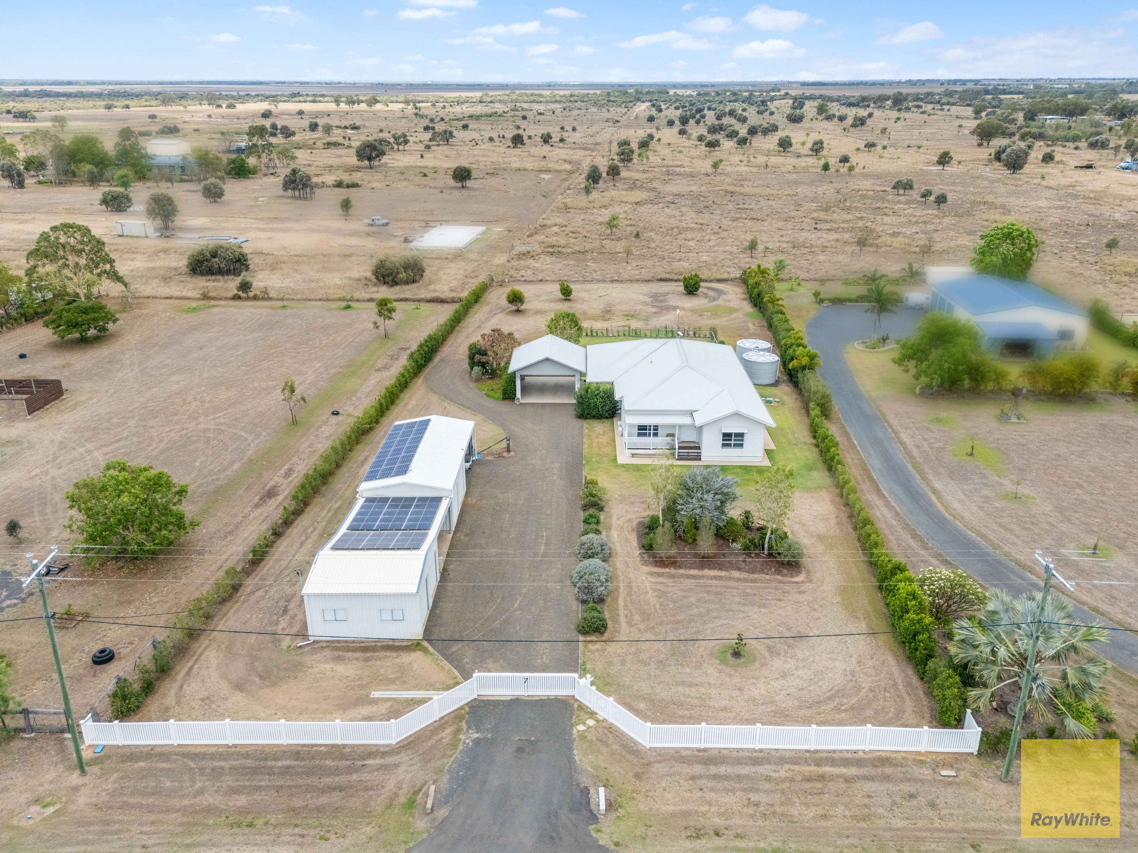 7 Bottle Tree Road , Emerald QLD 4720, Emerald - Thumbnail 3