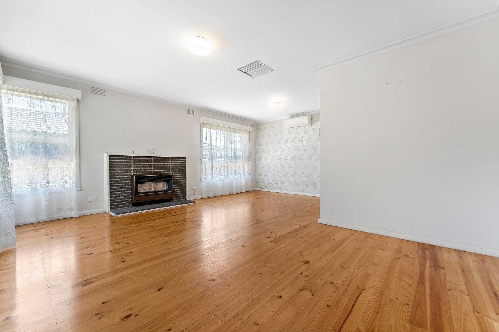 24 Harry Street , Cranbourne VIC 3977, Cranbourne - Thumbnail 2
