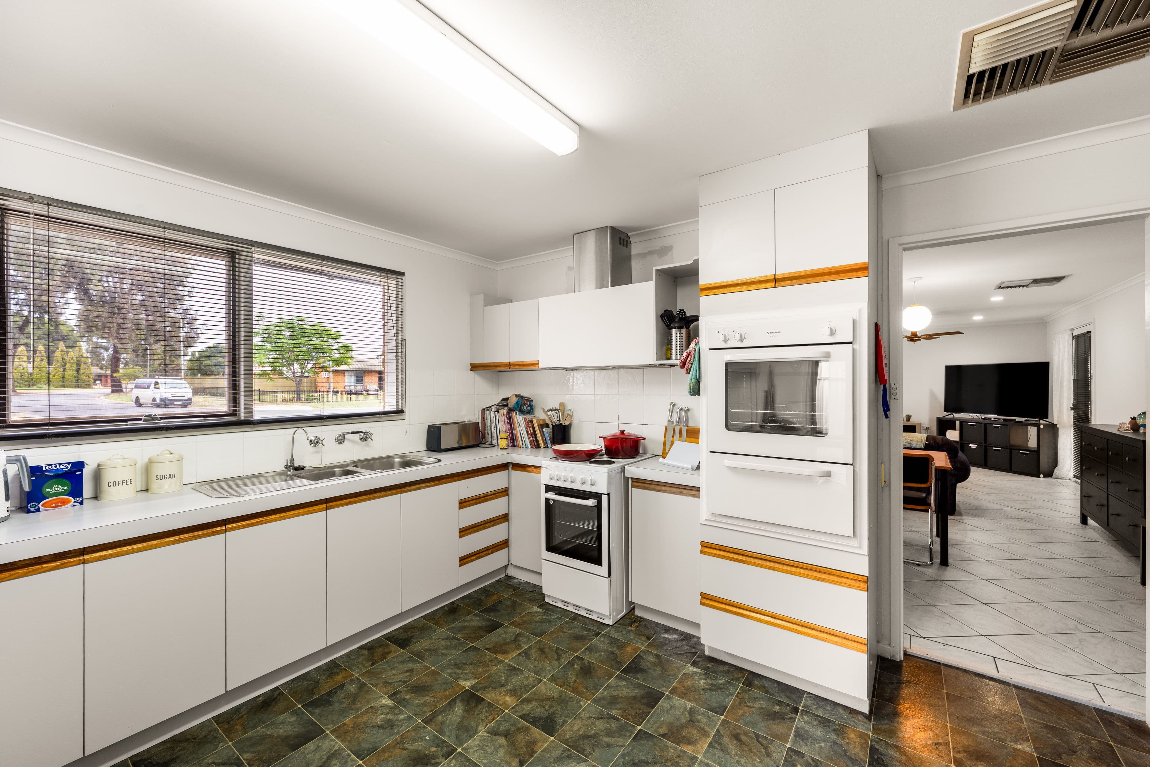 102 Amsterdam Crescent , Salisbury Downs SA 5108, Salisbury Downs - Thumbnail 8