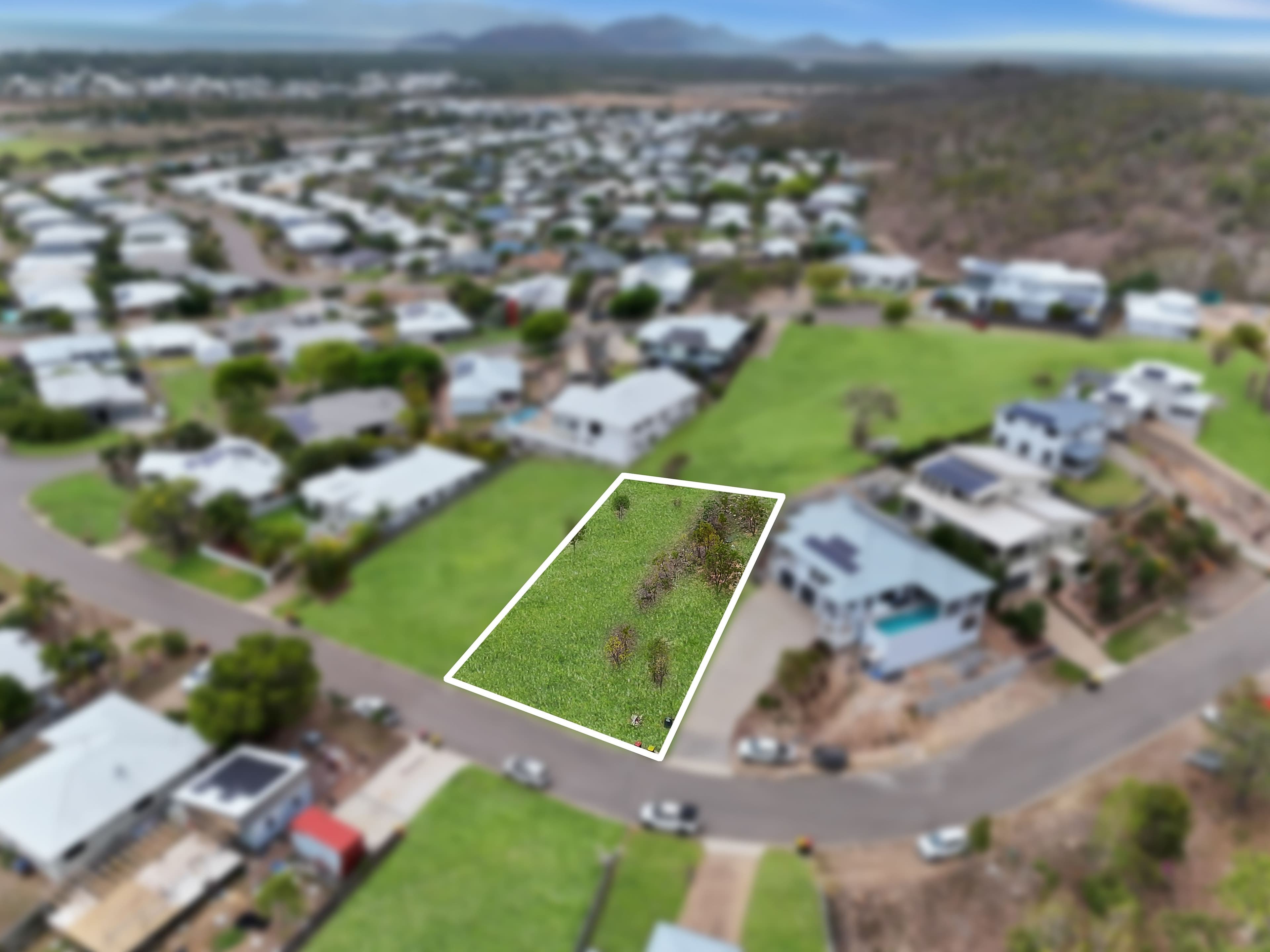 18 Deedes Crescent , Bushland Beach QLD 4818, Bushland Beach - Thumbnail 3