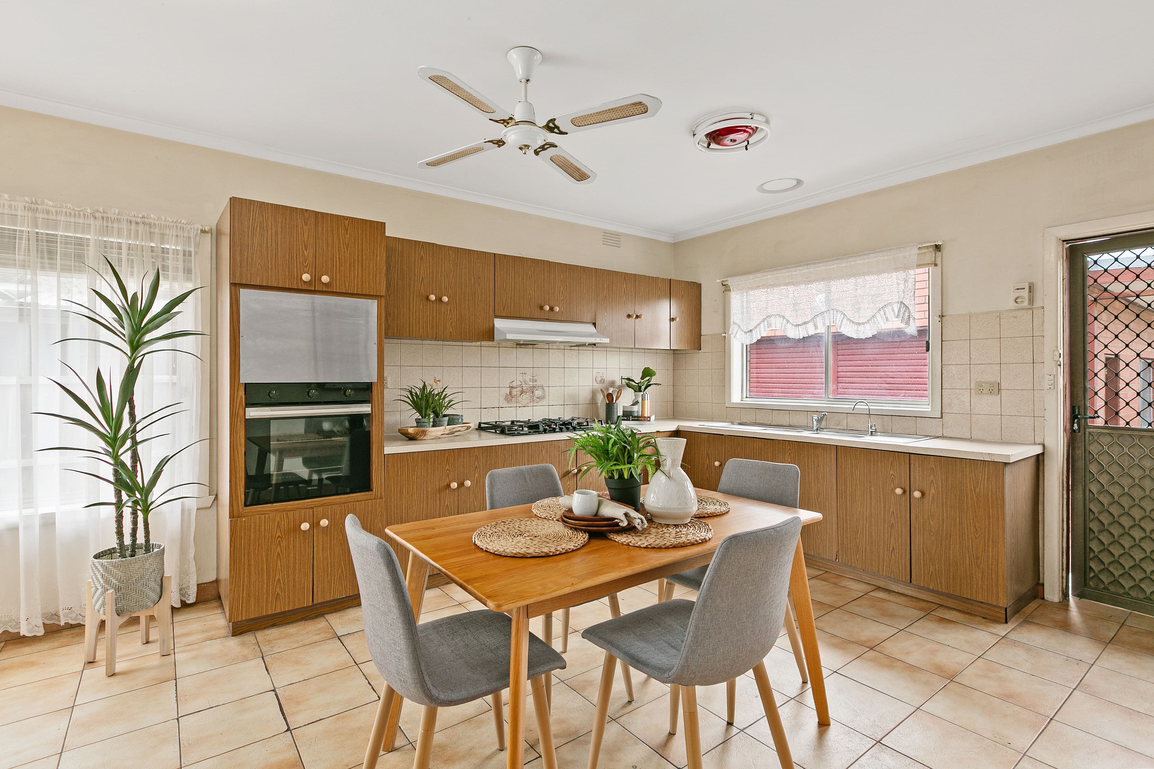 12 Churchill Avenue , Reservoir VIC 3073, Reservoir - Thumbnail 5