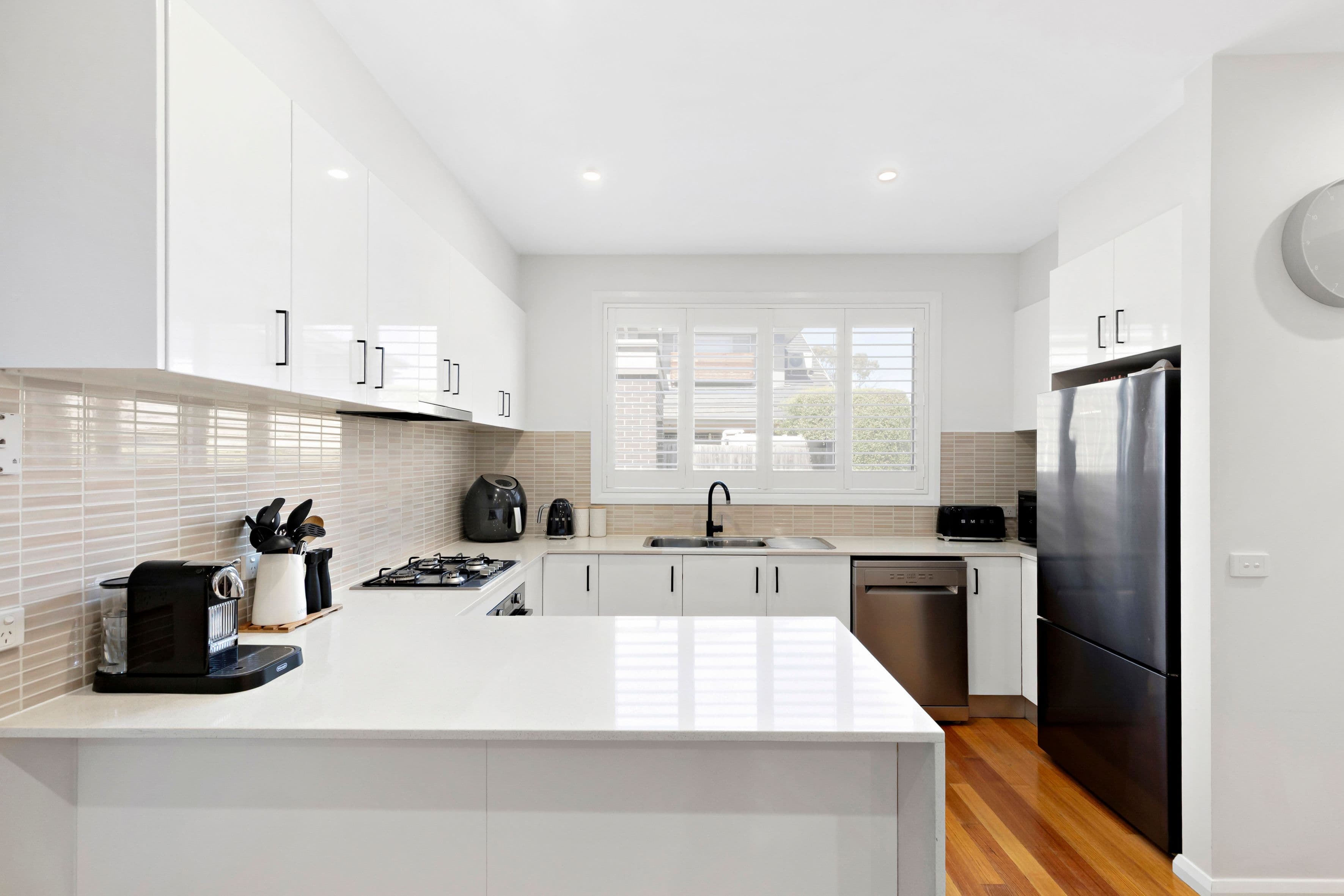 10 Lake Avenue , Pascoe Vale VIC 3044, Pascoe Vale - Thumbnail 2