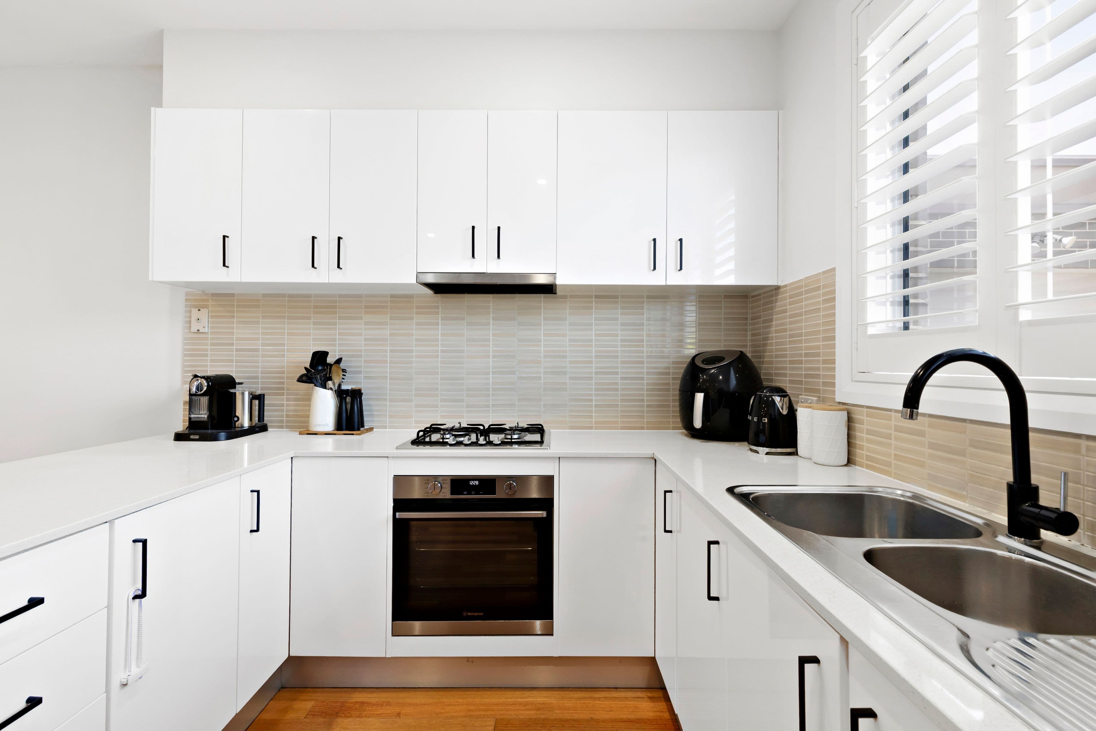 10 Lake Avenue , Pascoe Vale VIC 3044, Pascoe Vale - Thumbnail 3