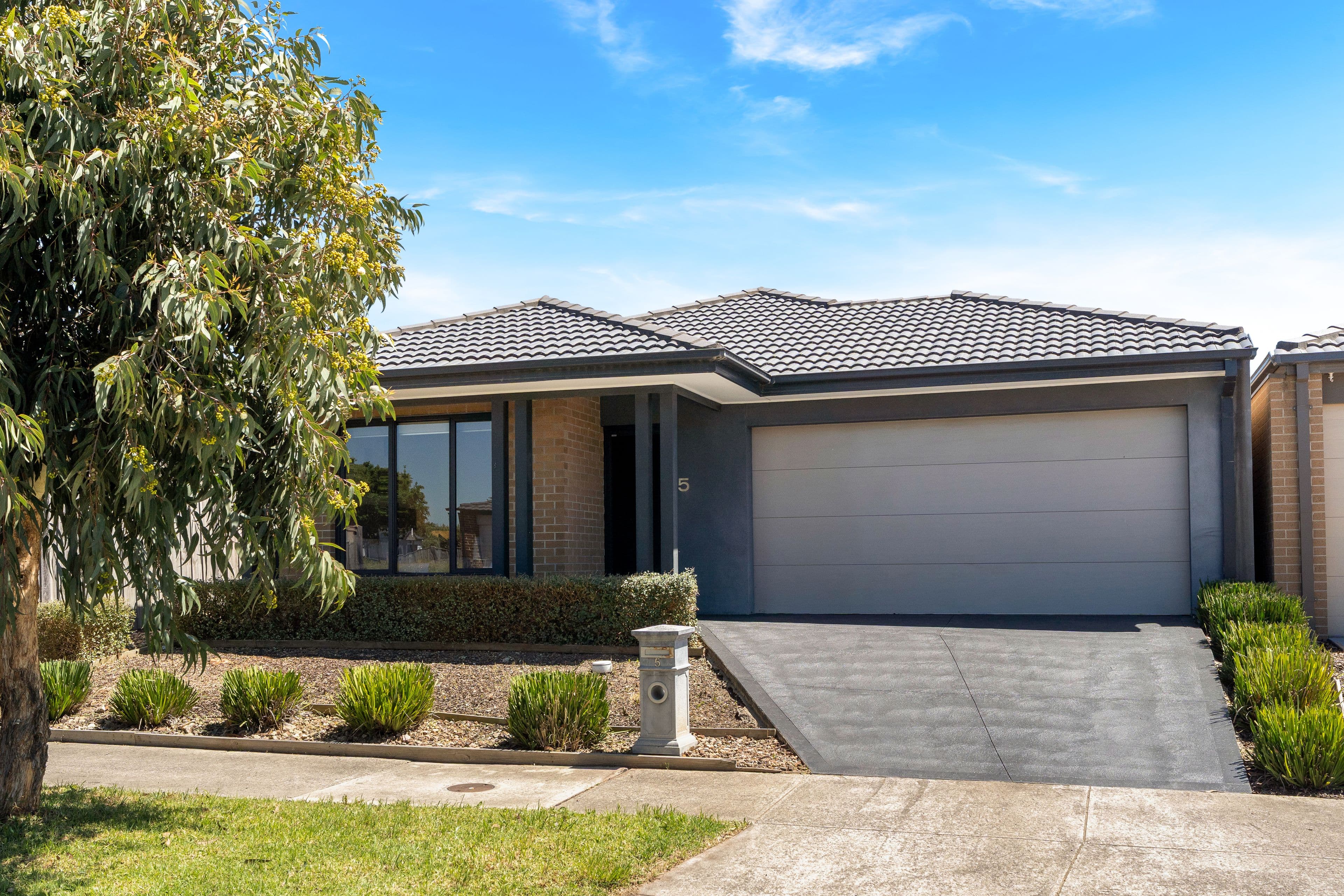 5 Falstone Circuit , Mickleham VIC 3064, Mickleham - Image 1
