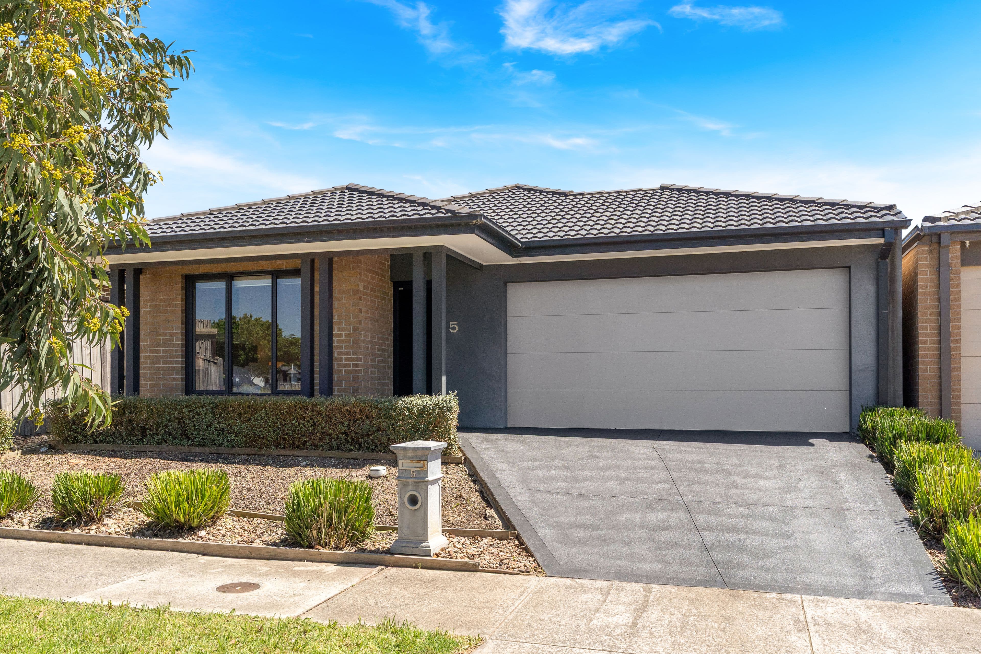 5 Falstone Circuit , Mickleham VIC 3064, Mickleham - Thumbnail 2