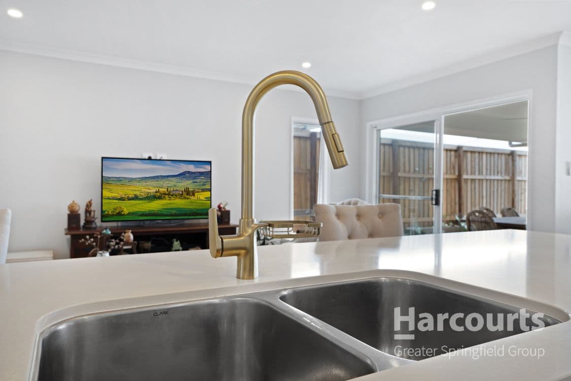 16 Desert Road, GREENBANK, QLD 4124, Greenbank - Thumbnail 7