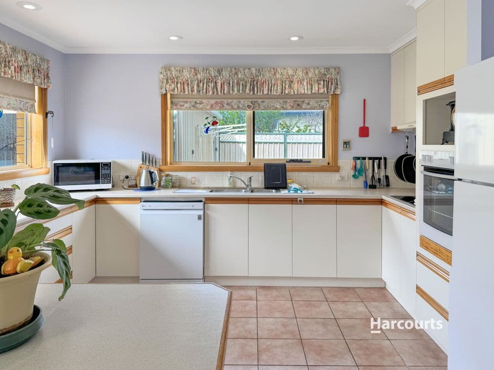 14 Winston Place, DEVONPORT, TAS 7310, Devonport - Thumbnail 2