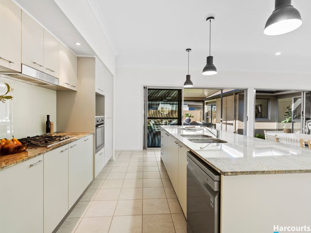 16 Watervale Parade, WAKERLEY, QLD 4154, Wakerley - Thumbnail 4