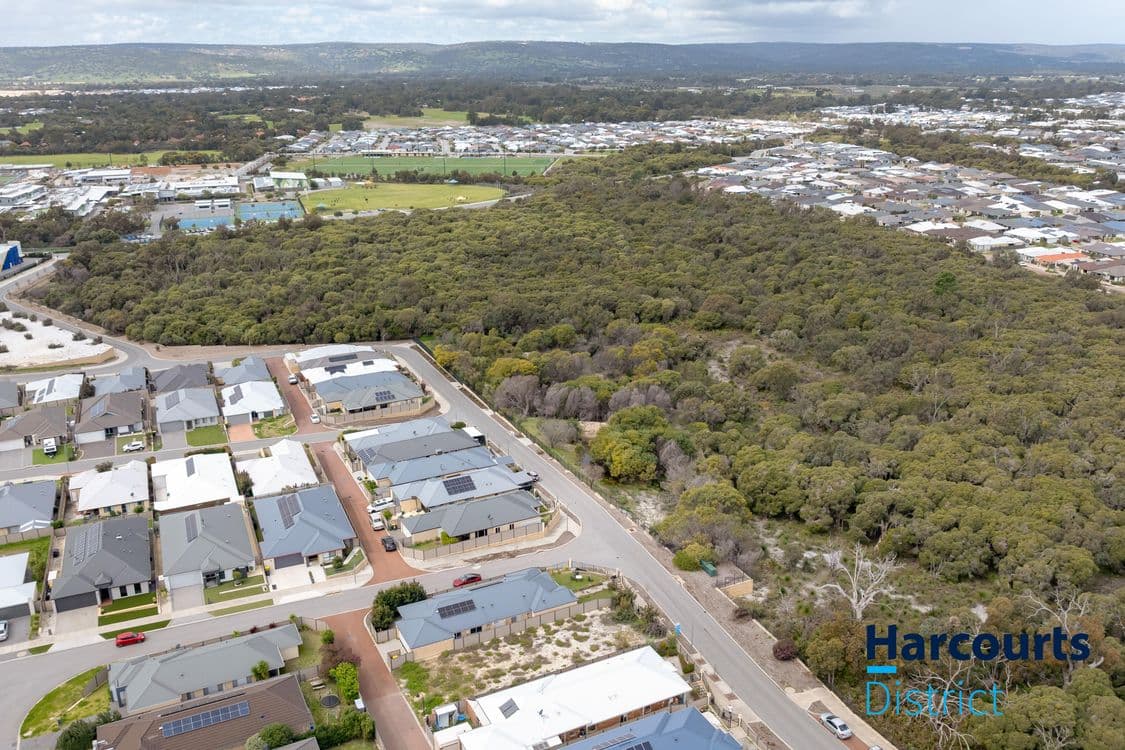 35 Bushside Drive, AVELEY, WA 6069, Aveley - Thumbnail 4