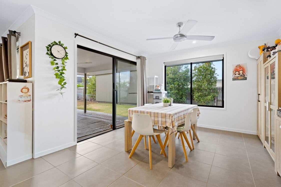 9 Serenity Drive, SOUTHSIDE, QLD 4570, Southside - Thumbnail 3