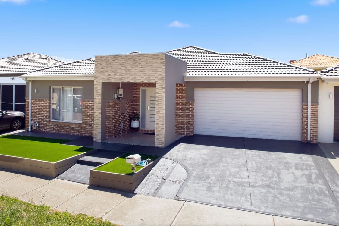 38 Biltmore Crescent, ROXBURGH PARK, VIC 3064, Roxburgh Park - Thumbnail 2
