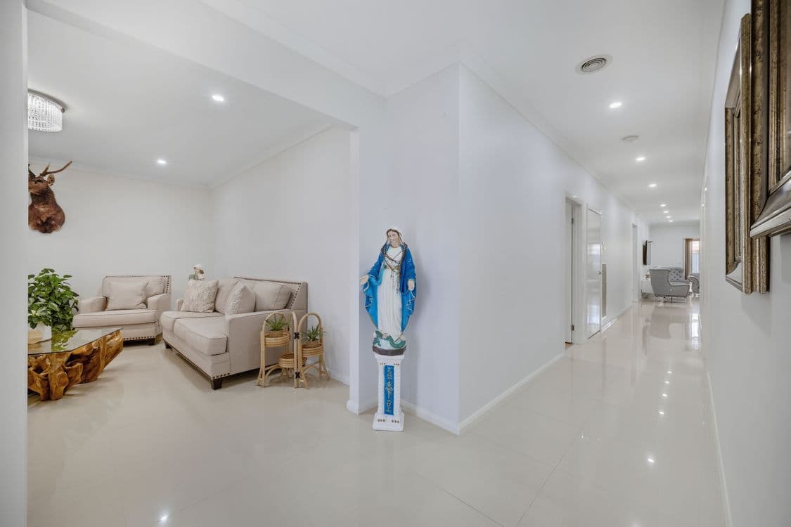 38 Biltmore Crescent, ROXBURGH PARK, VIC 3064, Roxburgh Park - Thumbnail 3