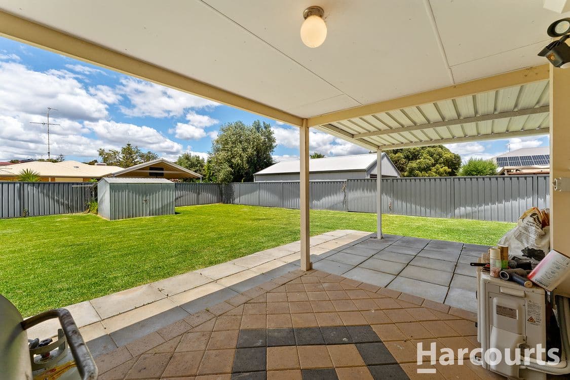 89 Peelwood Parade, HALLS HEAD, WA 6210, Halls Head - Thumbnail 3