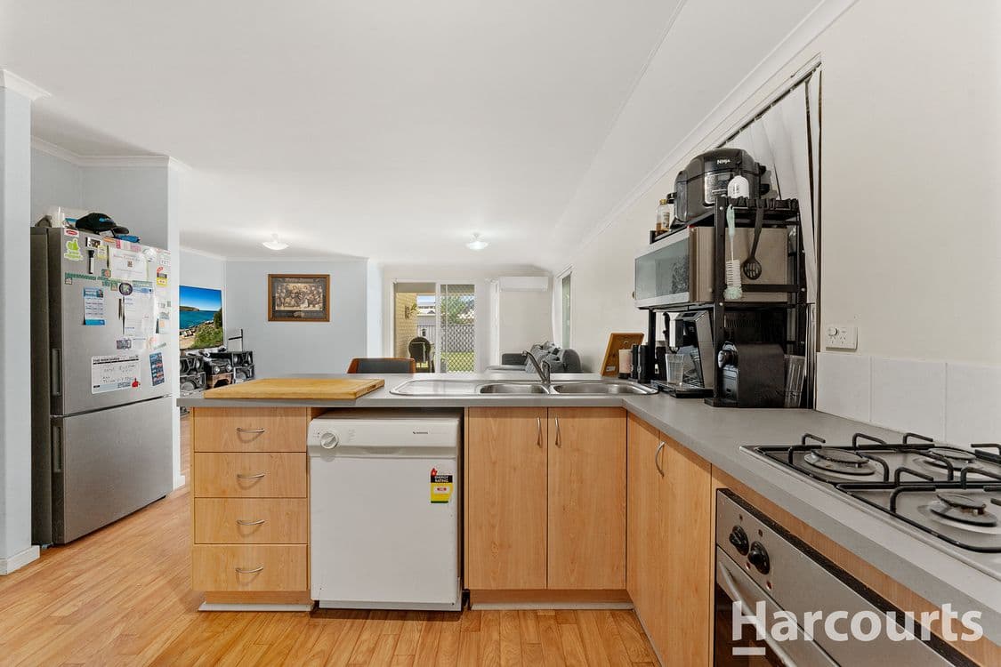 89 Peelwood Parade, HALLS HEAD, WA 6210, Halls Head - Thumbnail 4